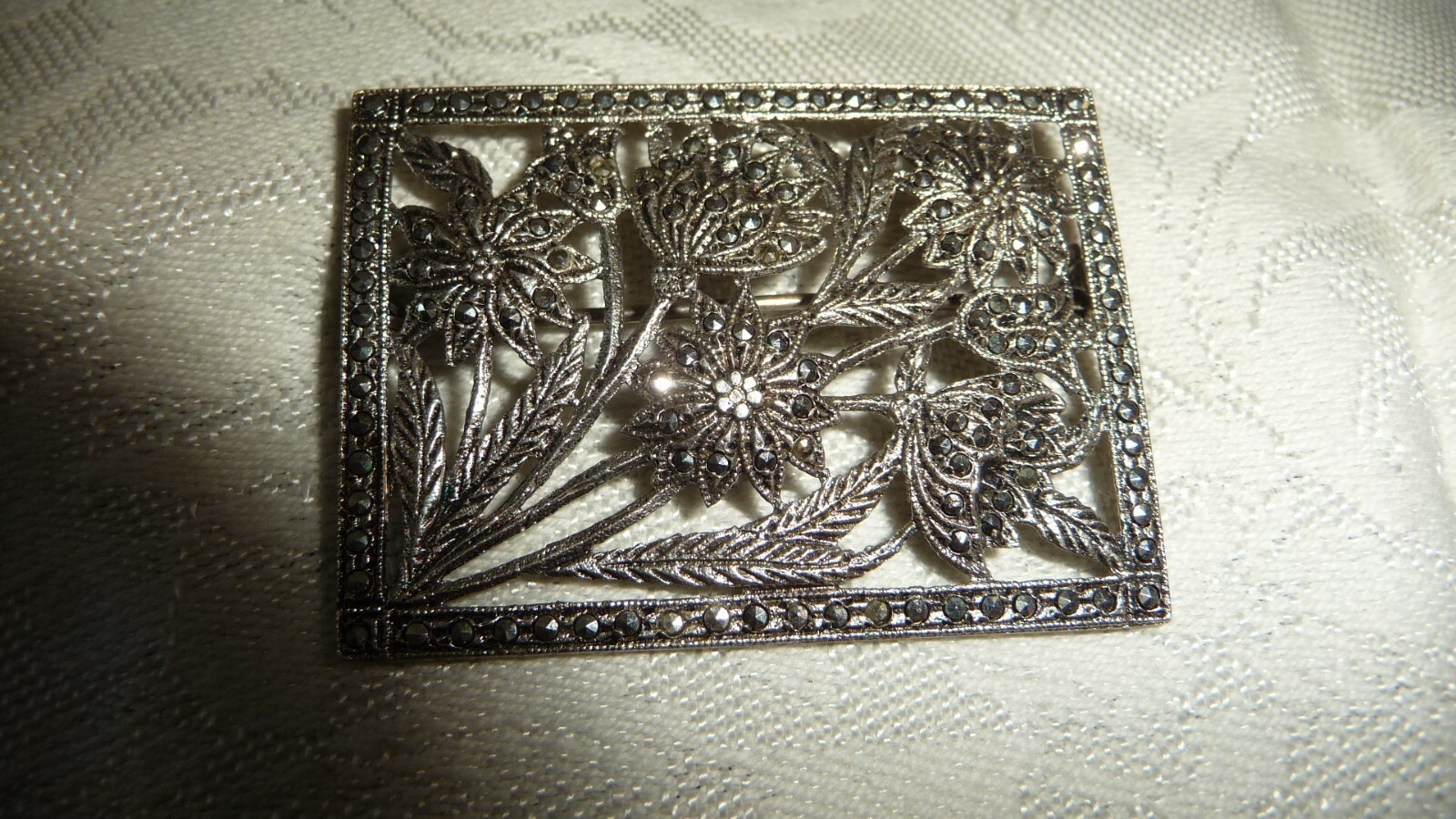 #9/9X vtg Costume PIN Signed (F) STERLING w MARCASITES FLOWERS 1 3/4″ L x 1 1/w