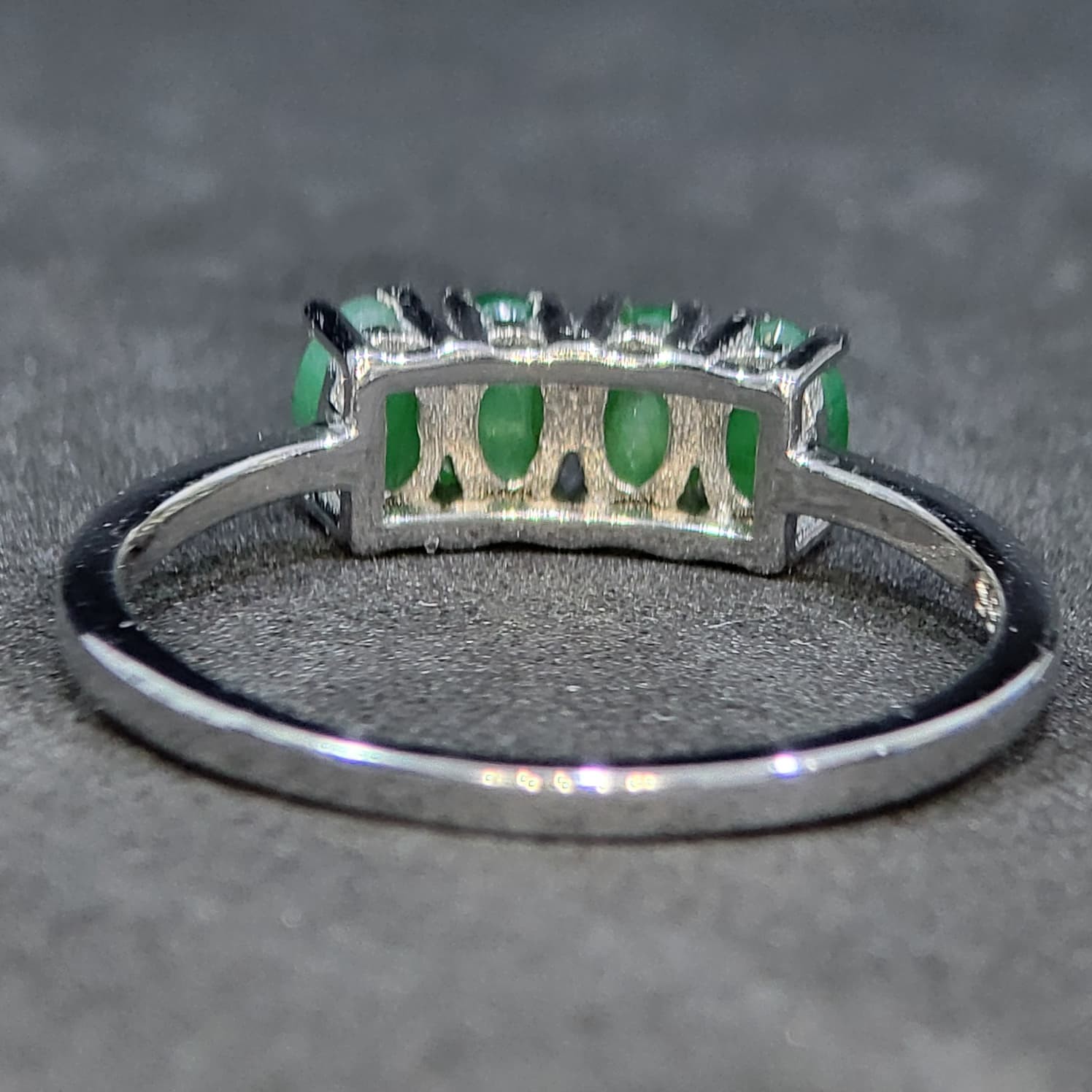 925 Sterling Silver Natural Emerald Ring Oval Top Rich Green Rhodium 7.5
