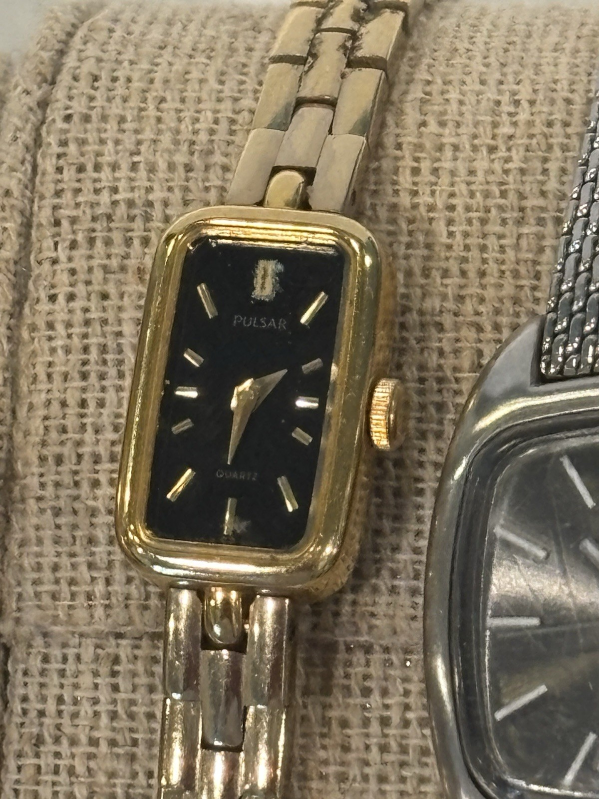 Lot Of 4 LADIES WATCHES- SEIKO PULSAR LORUS CITIZEN- Need Batteries