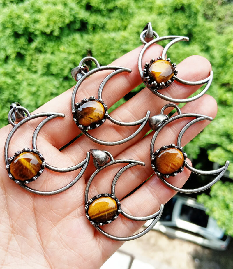 10pcs Tiger eye Gems Stone Moon Pendants Energy Reiki Healing Amulet