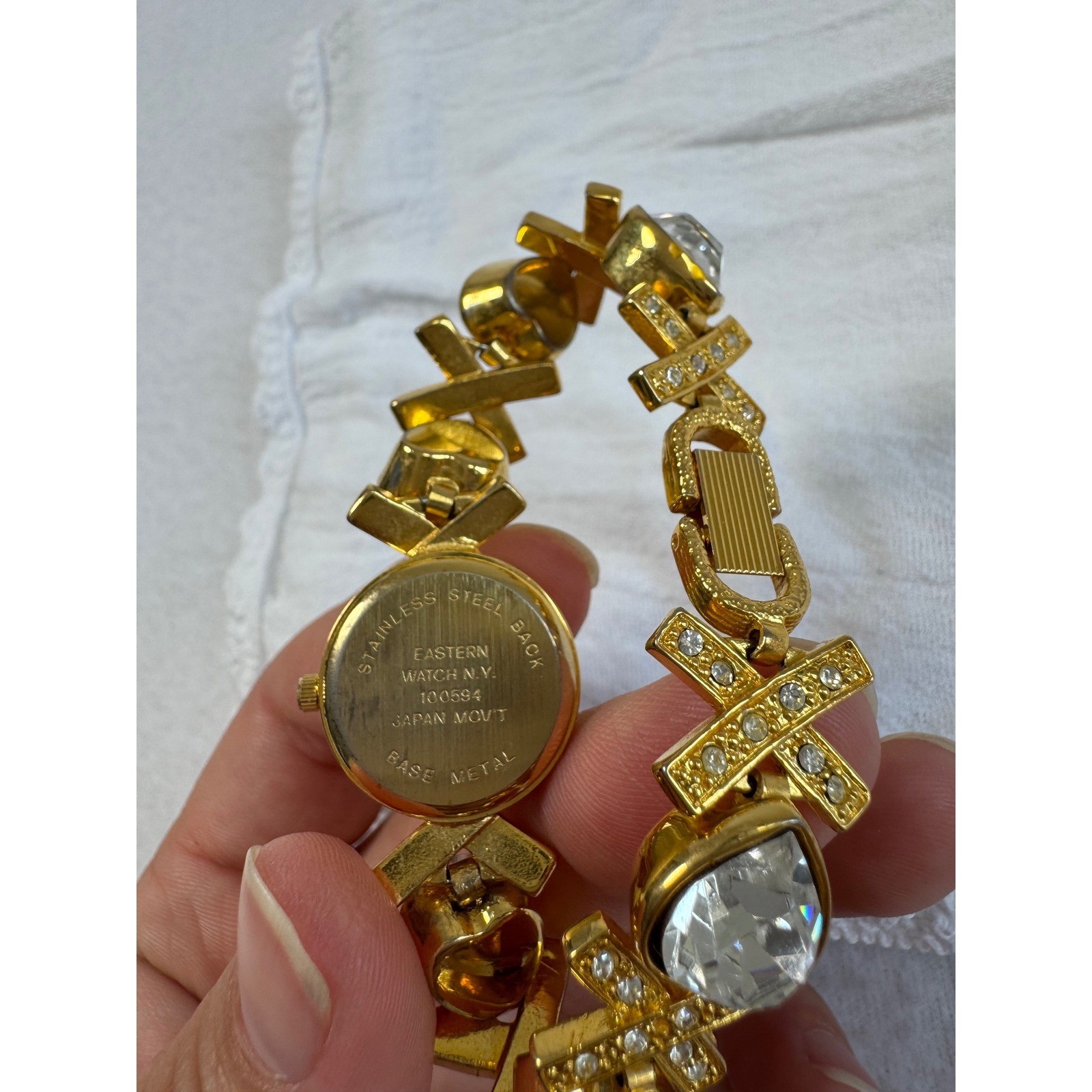 Vintage Reflections Women 7.25in Bracelet Watch Gold Heart Crystal X Links