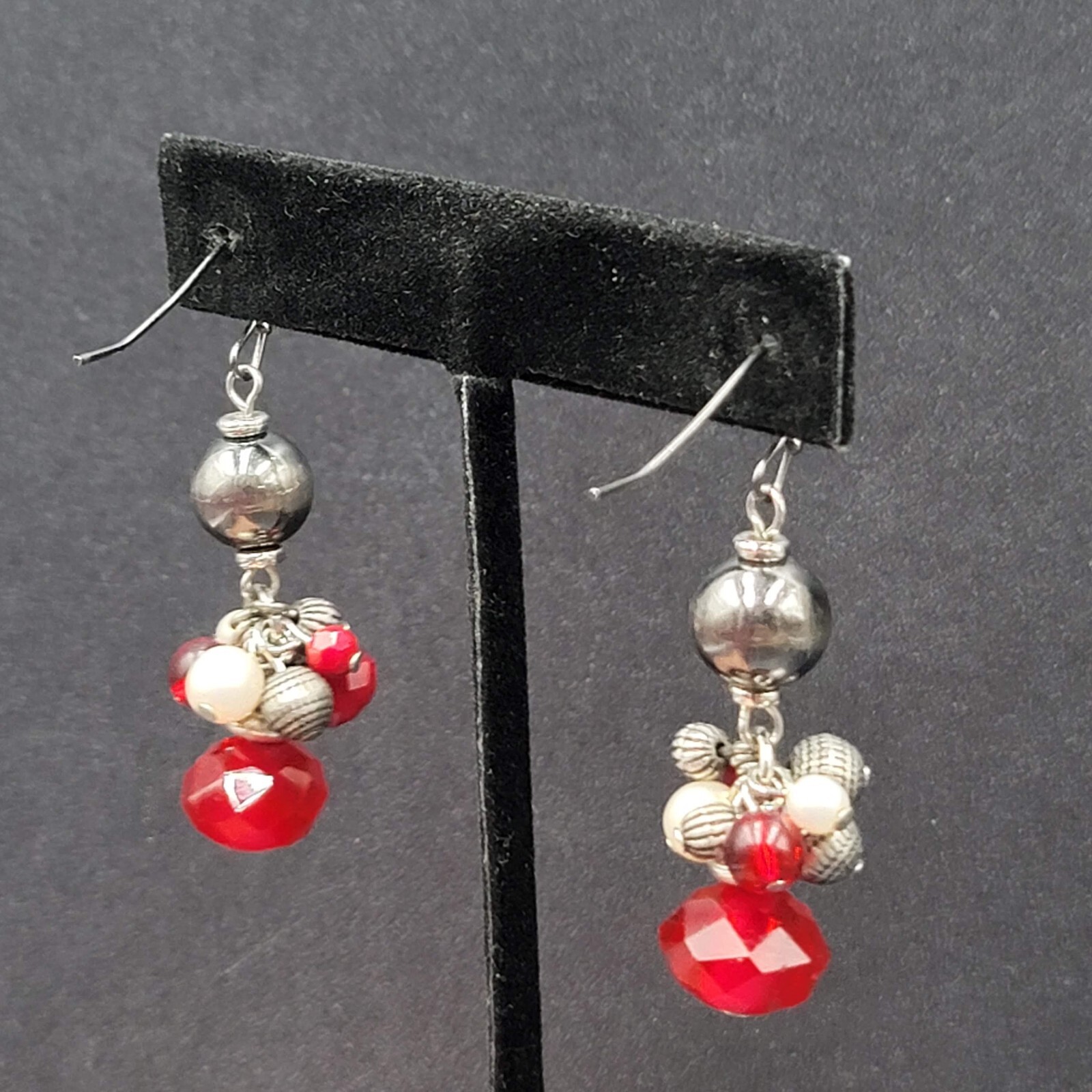 Pierced Earrings Silver tone Red Gray White Black Bead Dangle 1.5″
