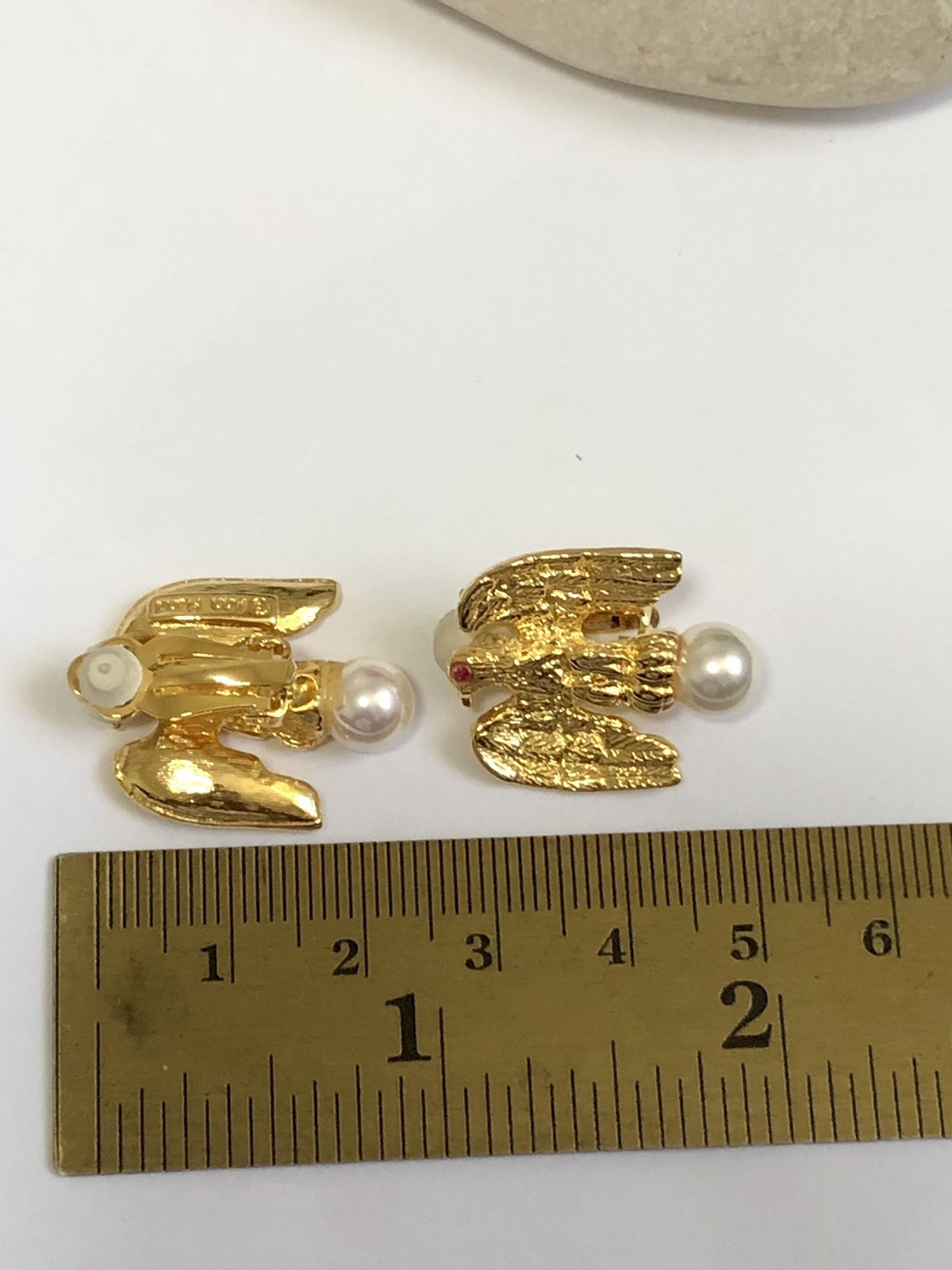 VTG ANN HAND Clip Eagle Earrings,W/ Red Eye&Faux Pearls Approx. 6 1/2–7mm