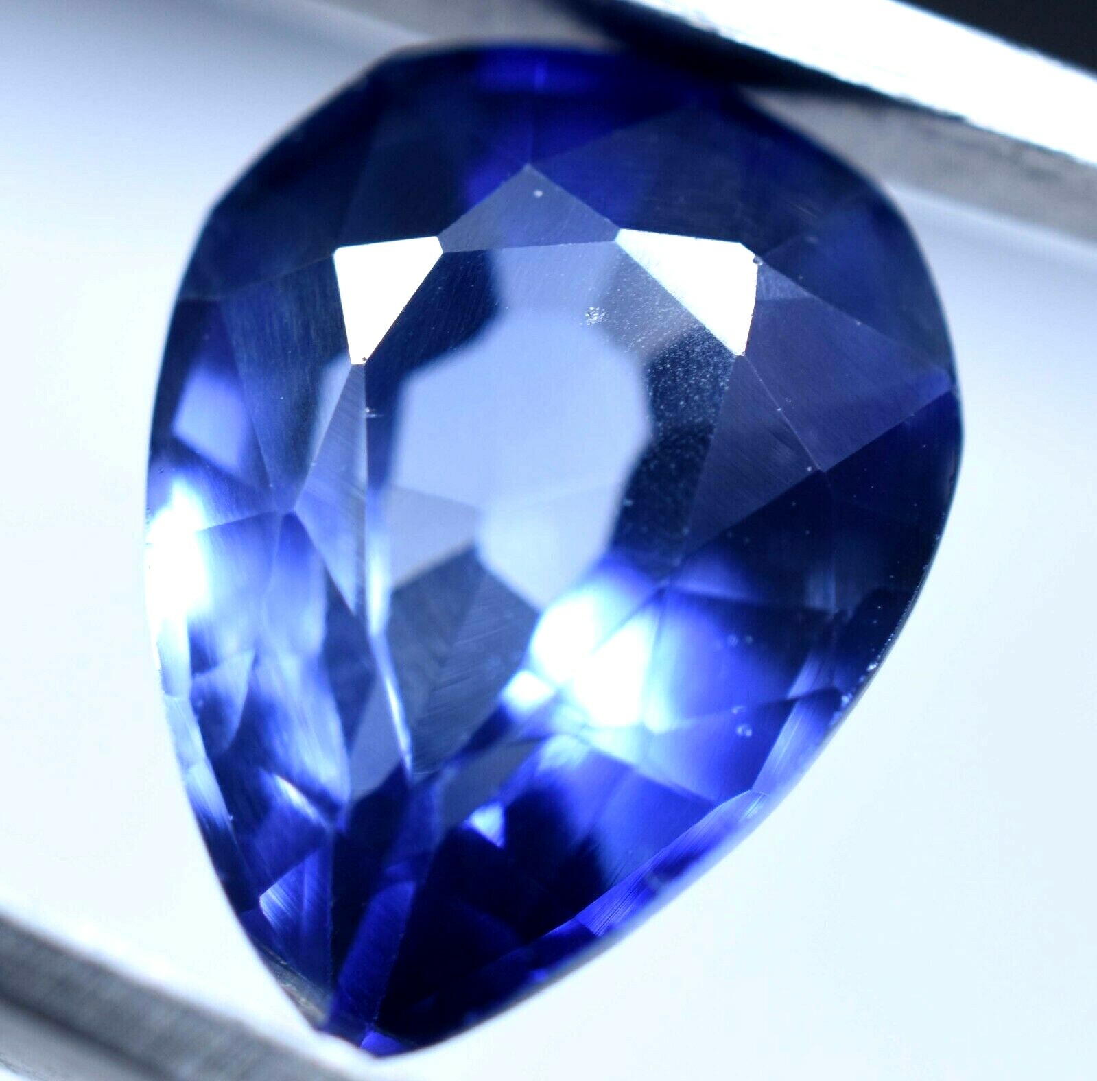 4.90 CT Natural california Benitoite GGL Certified Top Quality Treated Gemstone