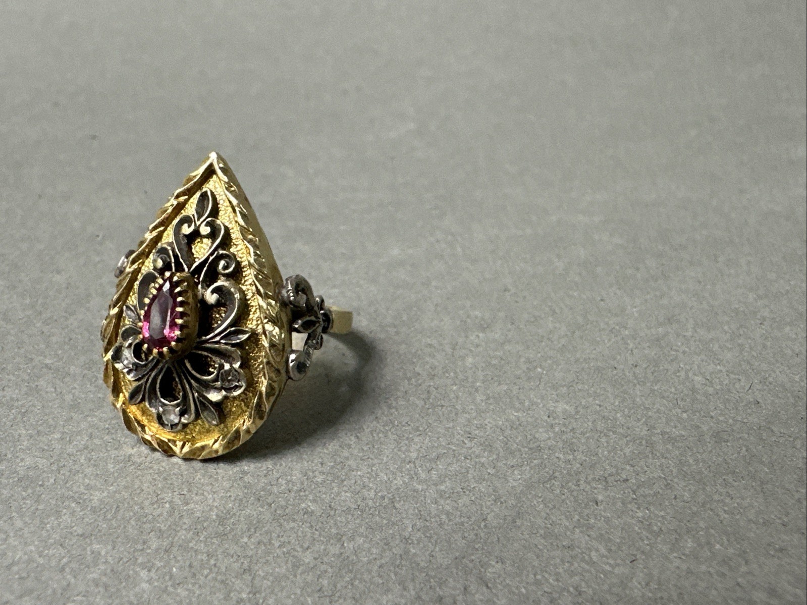 Vtg 1950s Ornate 18k Ruby 9.8g Sz 7 Ring Estate Find NR
