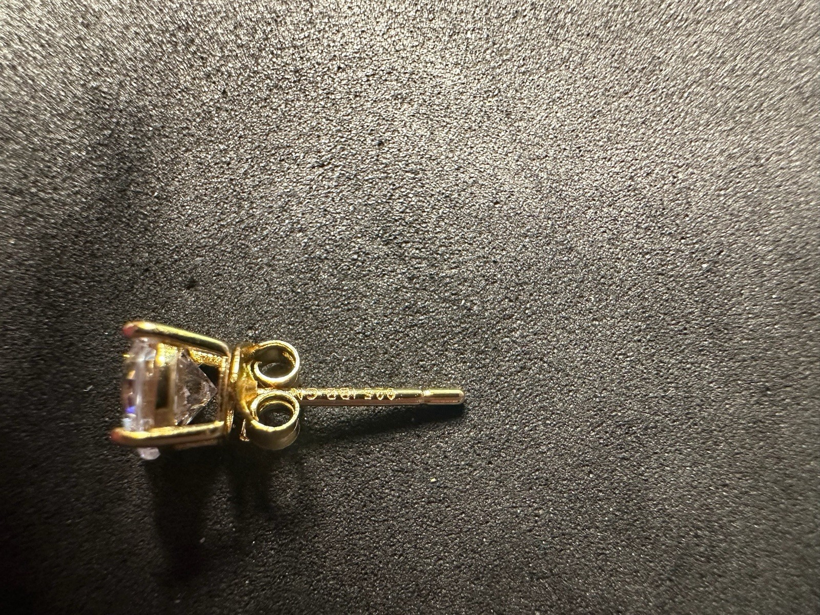 0.57g Vintage Sterling Silver 925 Earring Sparkling Faceted Design Stud