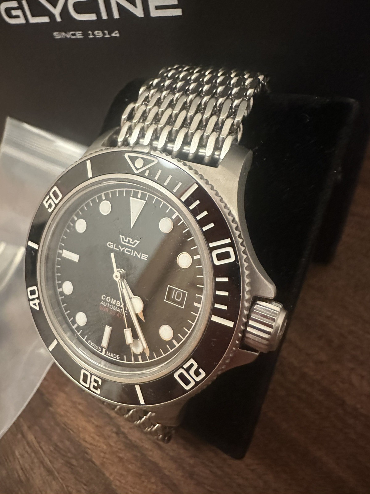 Glycine Combat Sub GL0388 watch w/ Box, Papers, xtra bracelet & coke bezel. MINT