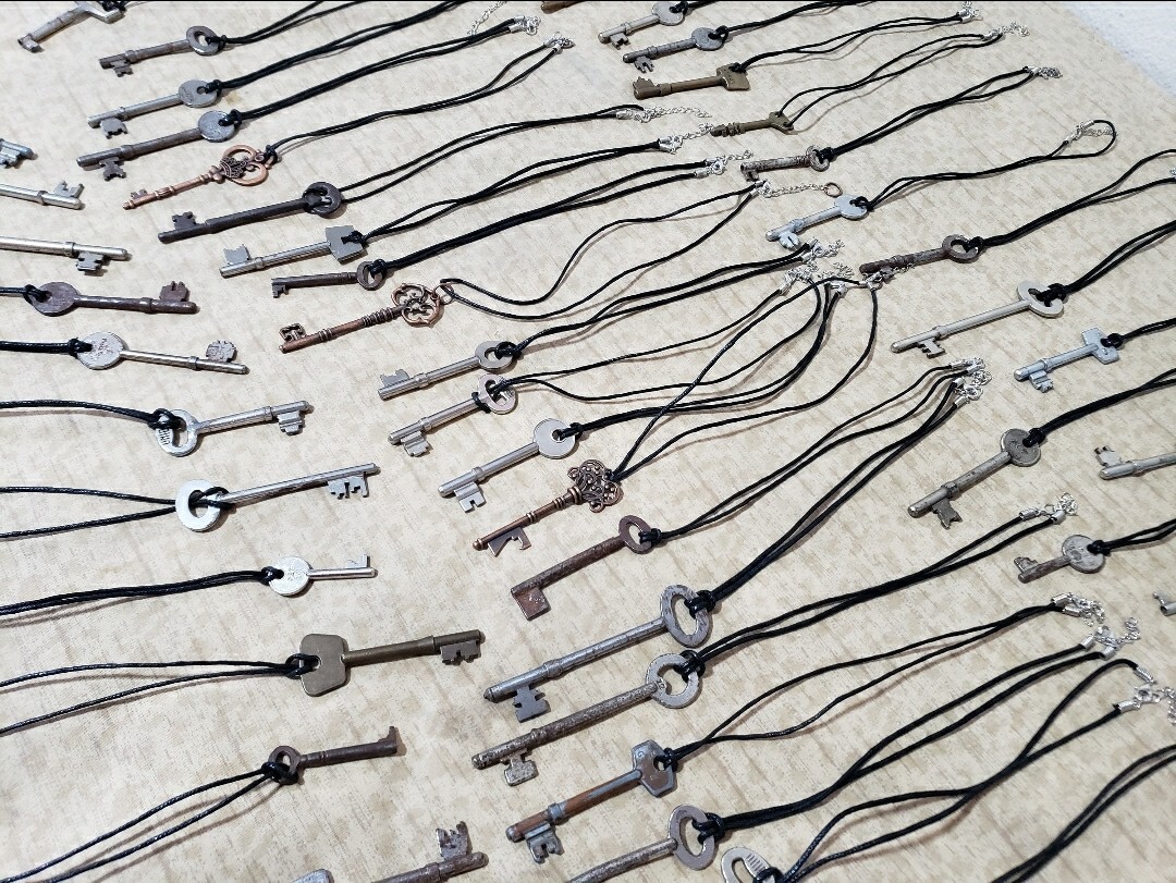 10 Pcs Repurposed British & Vintage-Style Jewelry Box Key Necklace LOT (RANDOM)