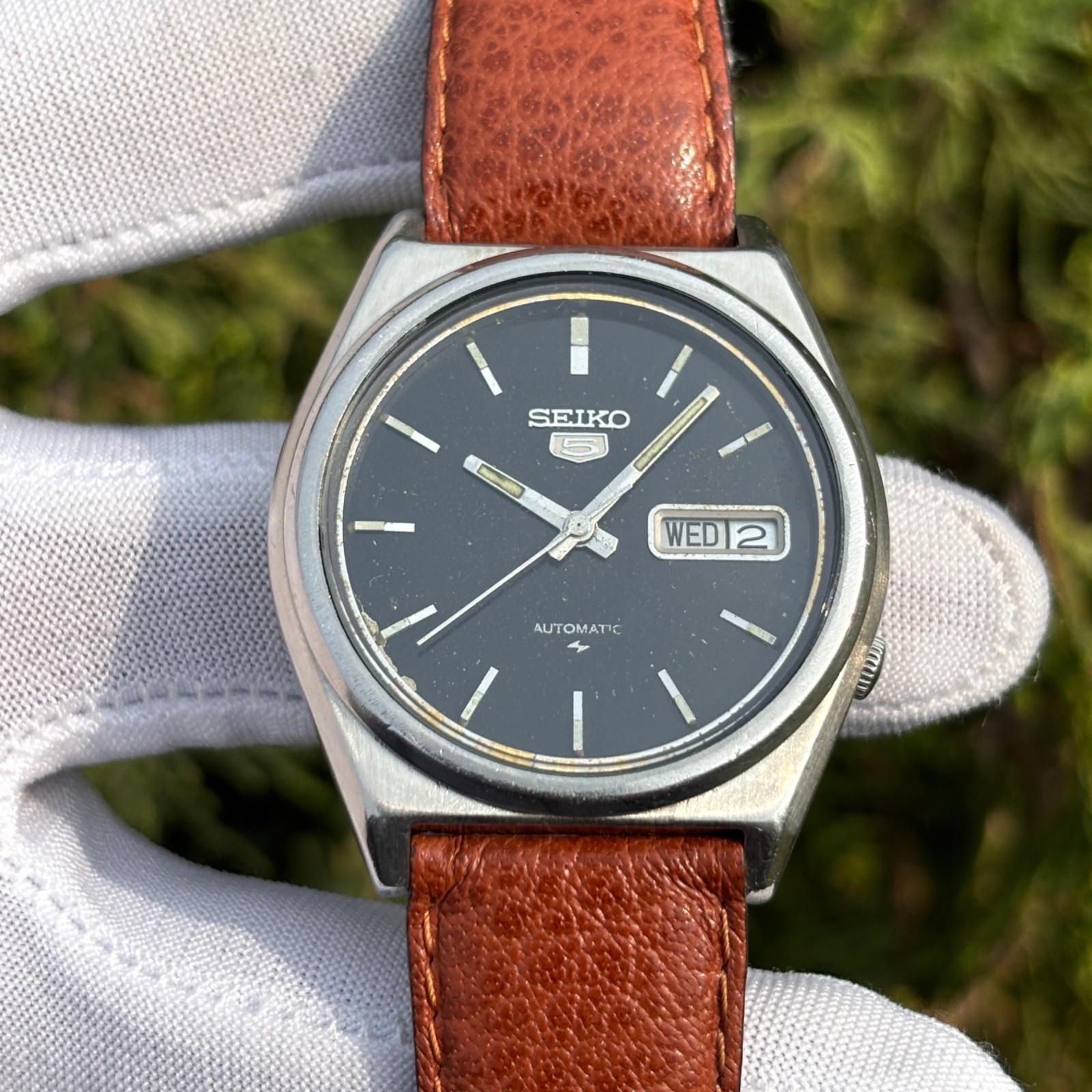 Vintage Seiko 5 Automatic Dress Formal Black Dial Japan Made Men Watch 7009-8760