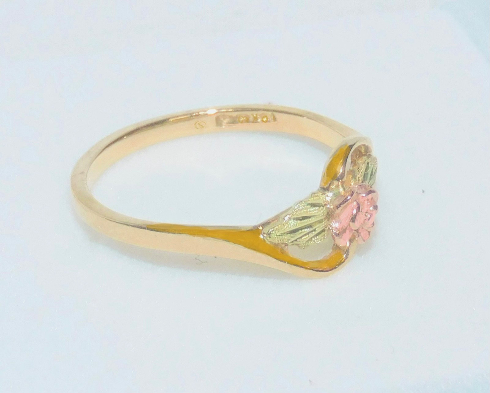 Black Hills Gold 10k Stamper Rose Leaf Ring Size 6