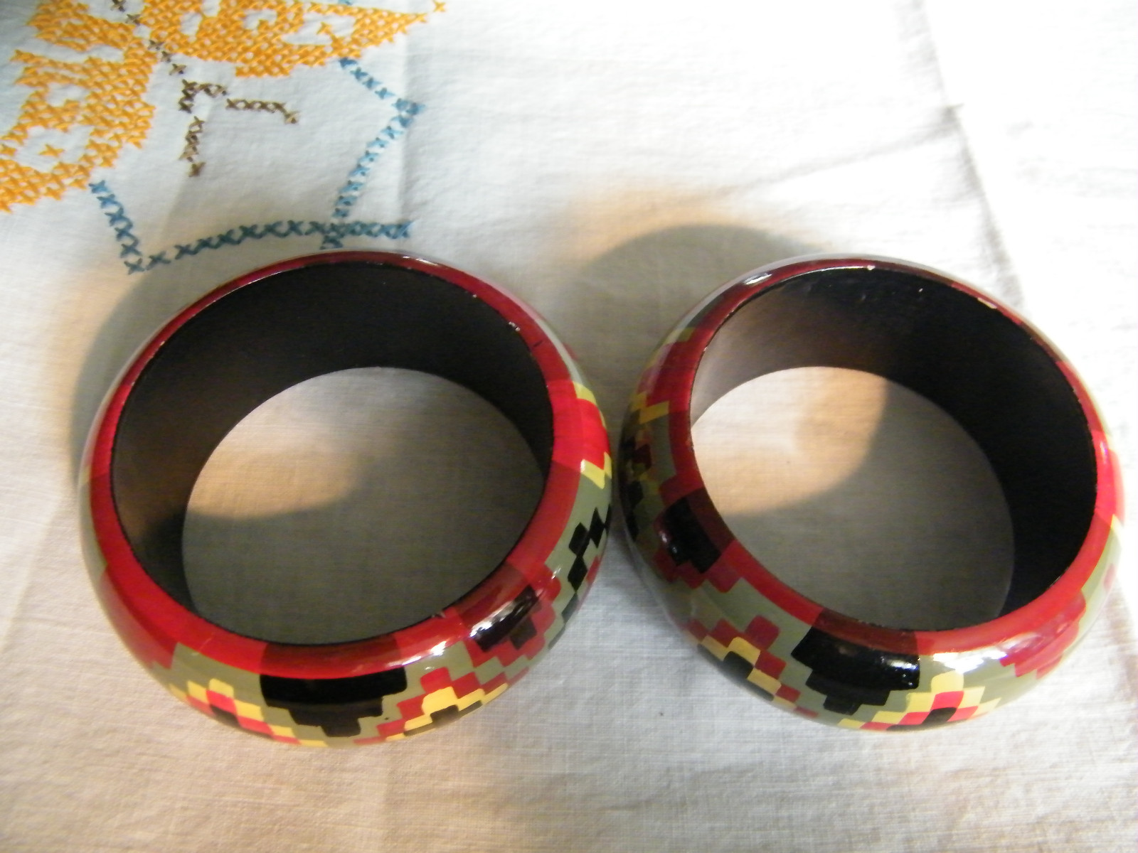 Beautiful Bangle Bracelet Set 2 Red Gray Black Yellow Plastic 2 5/8 x 1 3/8
