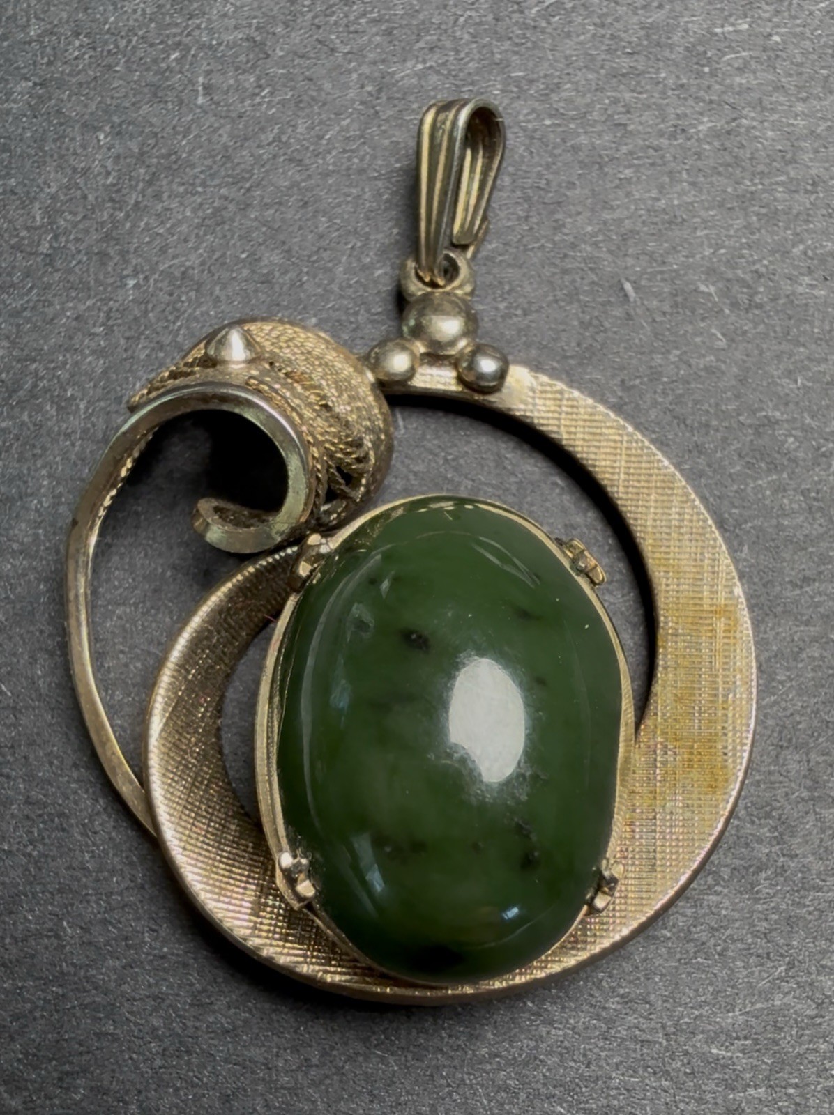 JJJ 12K GF Filigree Deep Green Jade Pendant