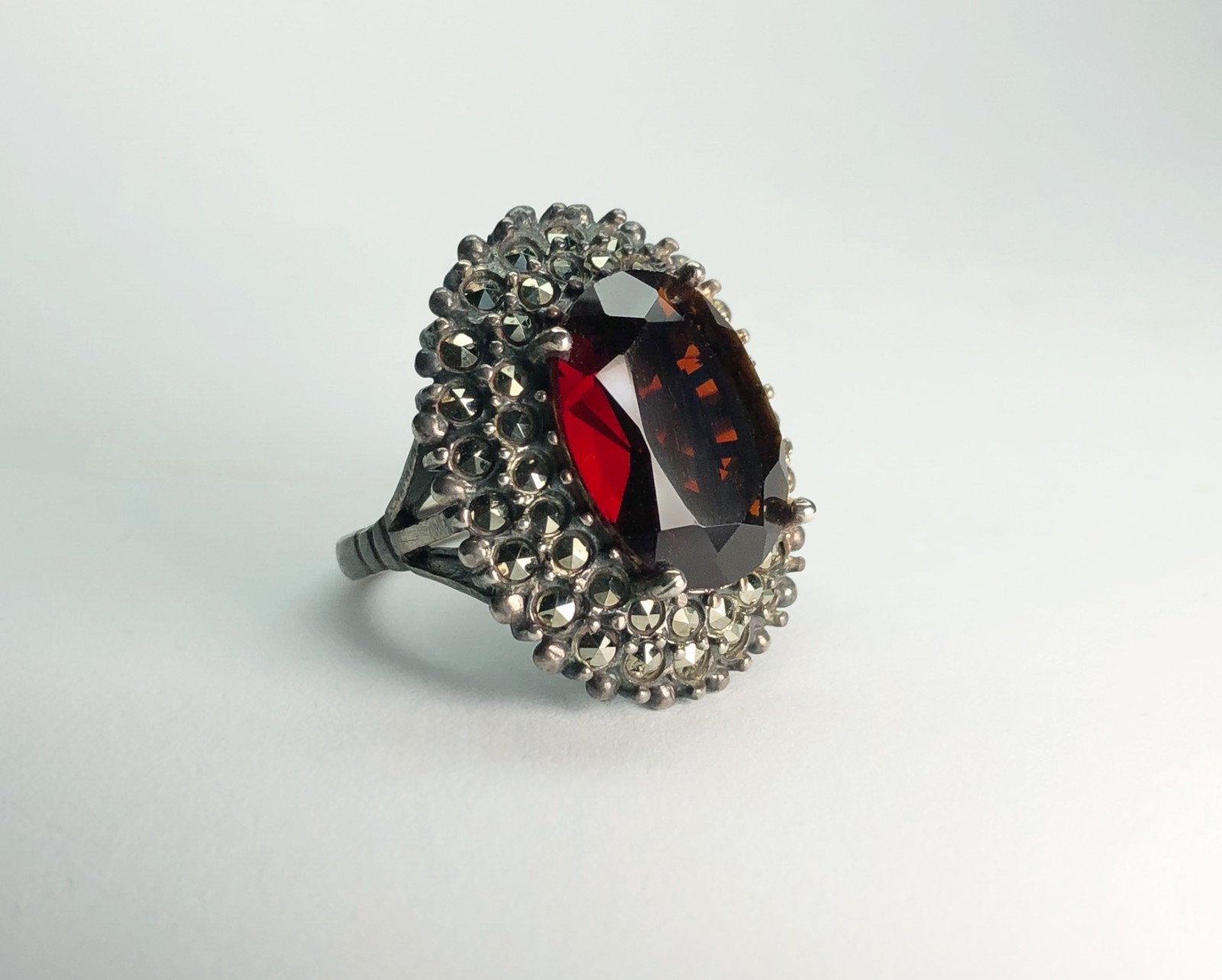 RARE Antique VICTORIAN Natural Large 10 Cts. RED ALMANDINE GARNET Sterling Ring