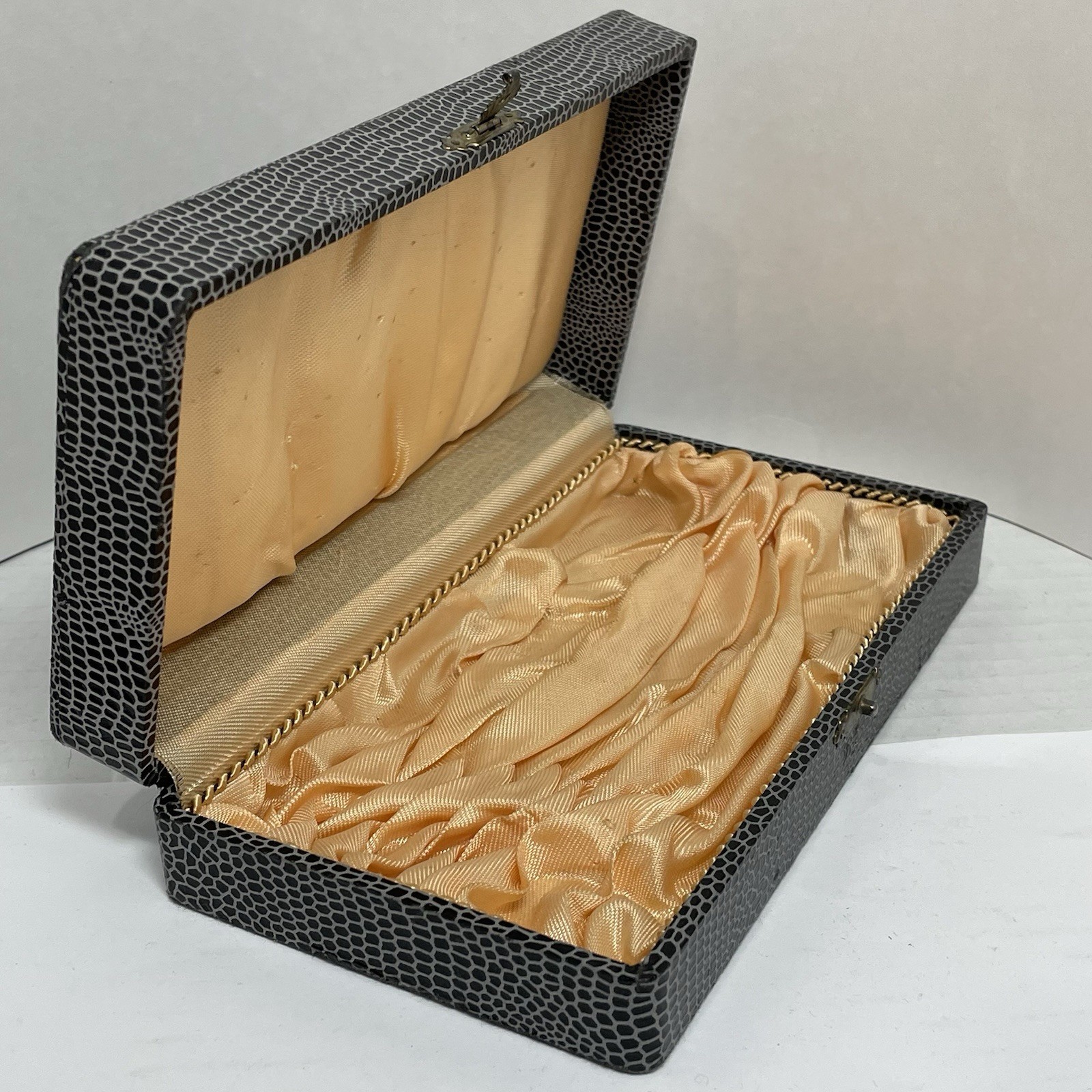 Alligator Print Presentation Box Silk Lined 7”x3.5” Jewelry Spoons