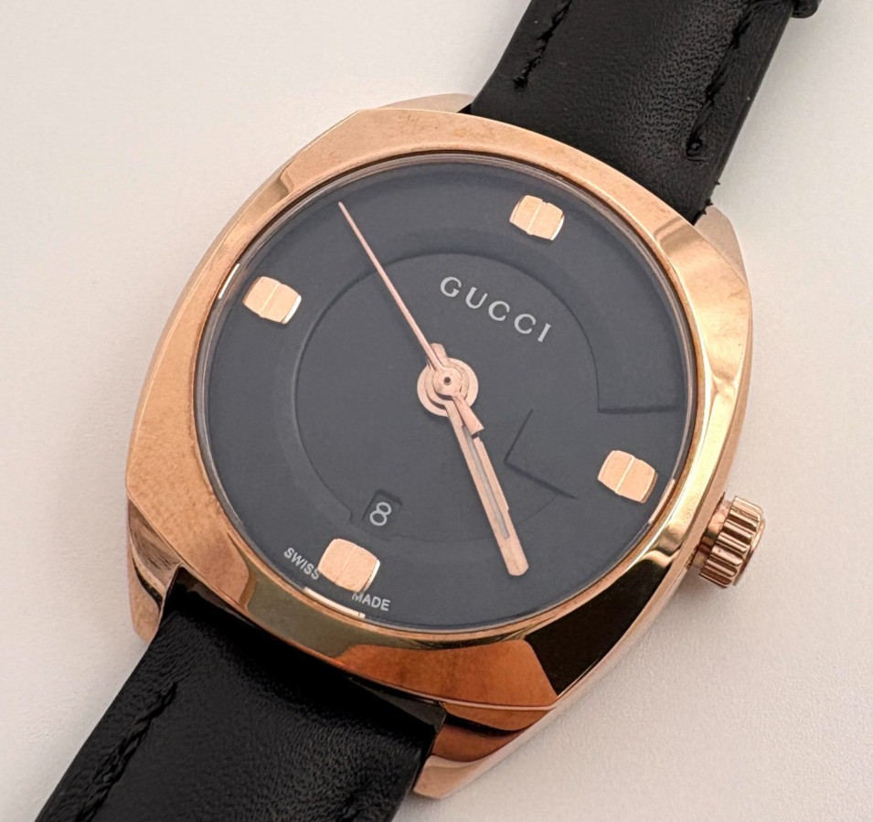 Gucci GG2570 Women’s Gold Tone Black Dial Quartz Watch – YA142509