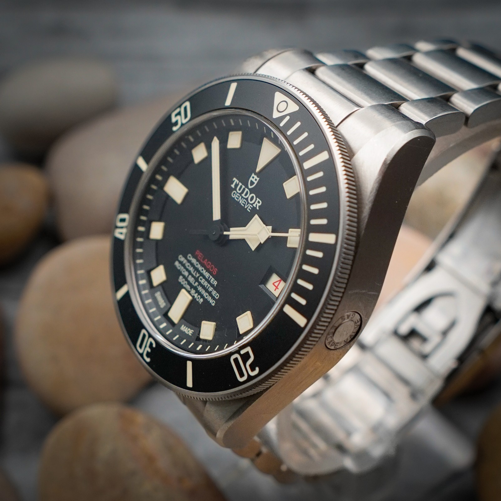 TUDOR Pelagos 25610TNL black dial 42mm extra rubber strap