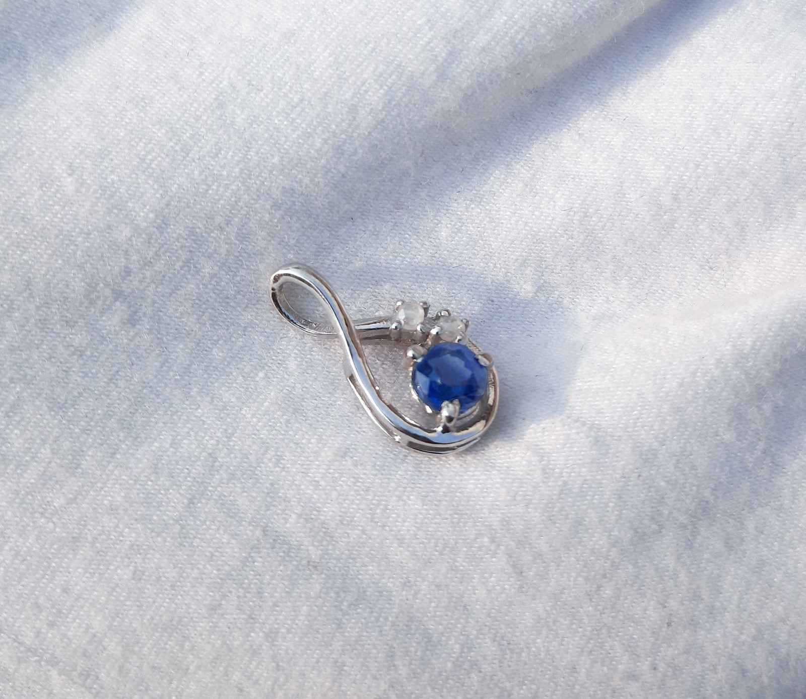 Handmade Sterling Silver Blue Sapphire Pendant: Rose Cut Diamond Jewelry Pendant