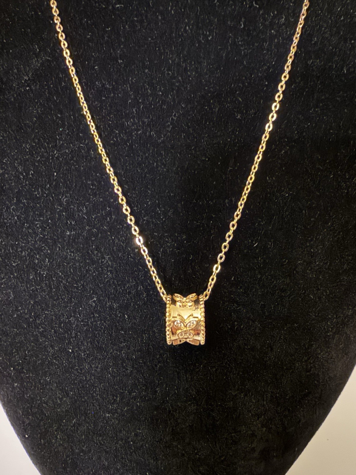 Gold Tone Metal Cable Chain Necklace w/ Rectangle Charm Pendant, No Stone