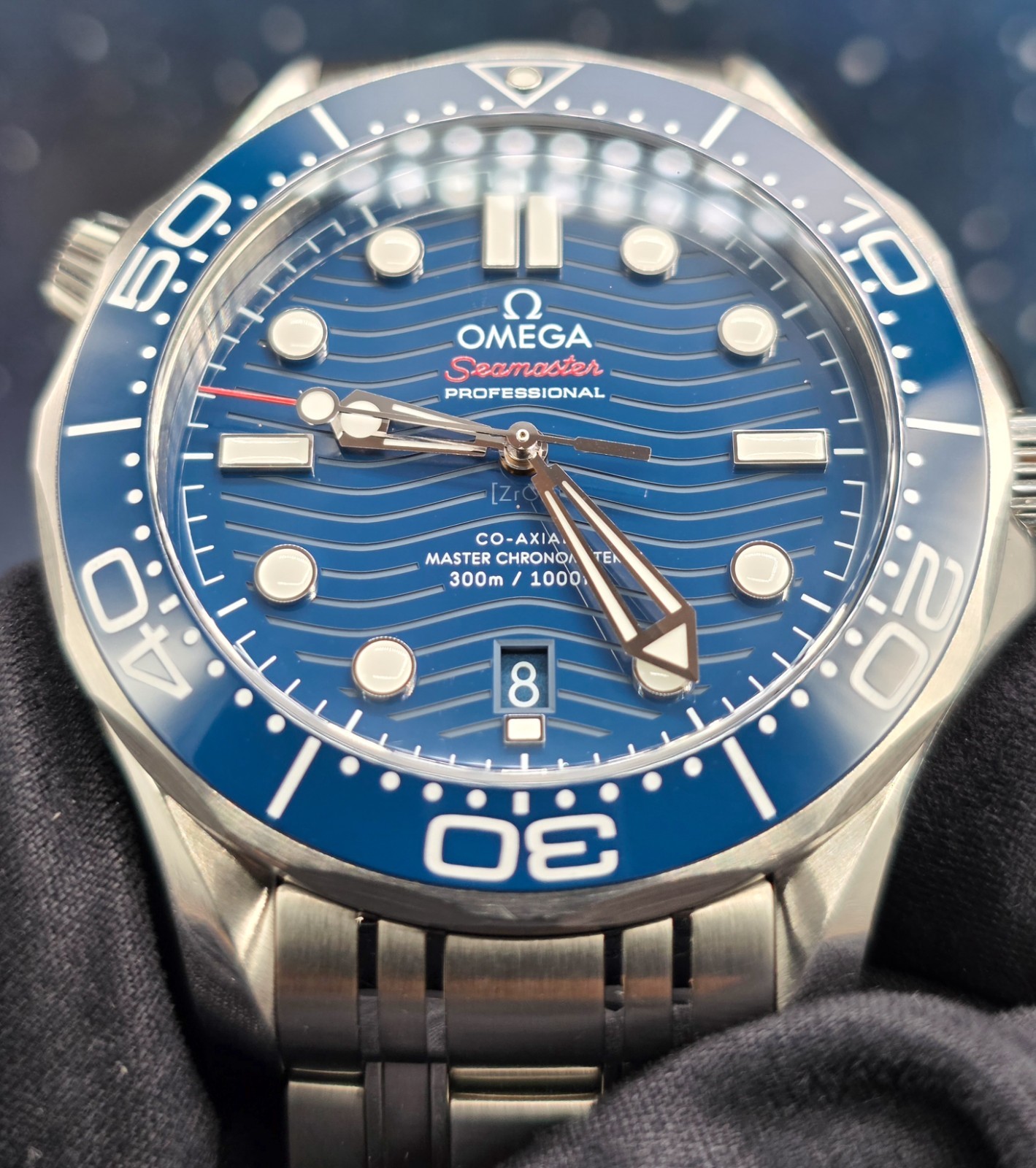 OMEGA Seamaster Diver 300M Blue “Wave” Dial 210.30.42.20.03.001 Excellent