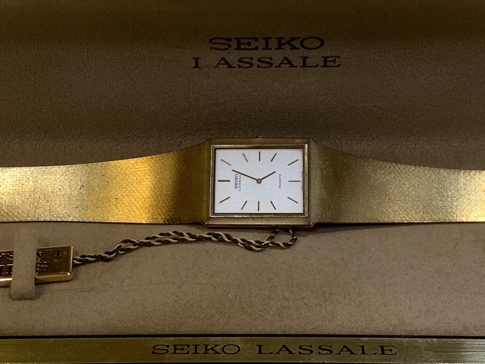 Men’s Vintage 1983 Ultra Slim Watch SEIKO LASSALE 6730-5049. Midsize. In BOX