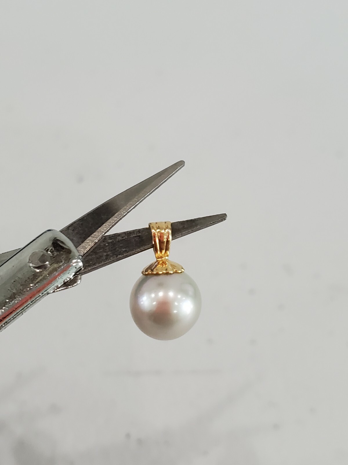 Beautiful 585 14k Yellow Gold 7.6mm Pearl Pendant