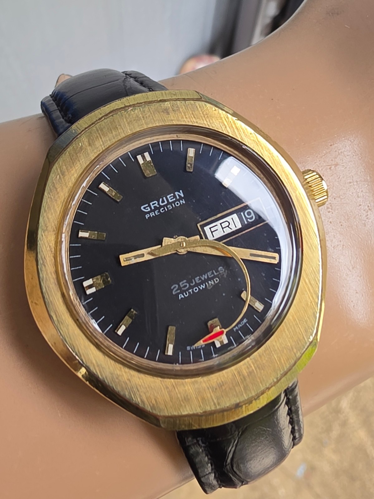 Vintage GRUEN men’s automatic watch 40mm Rocket second hand swiss made 1970s