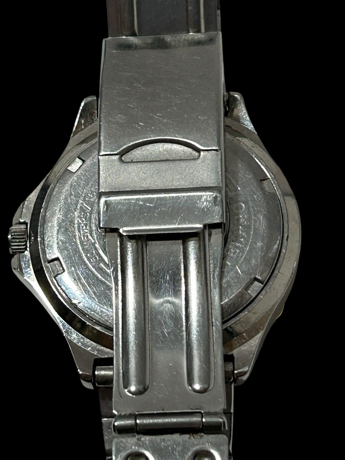 Vintage 1990’s Men’s Guess Watch Water Pro 50 Meters 165 Feet Water Resistant