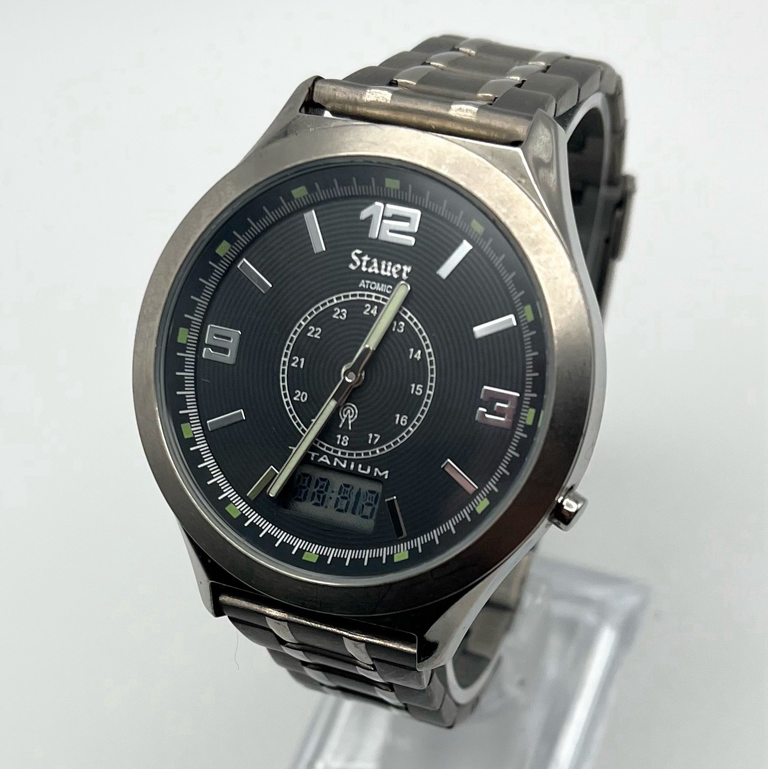 Stauer Atomic Titanium 17468 MERKUR-WWVB 42mm Movt 3ATM WR Radio Controlled