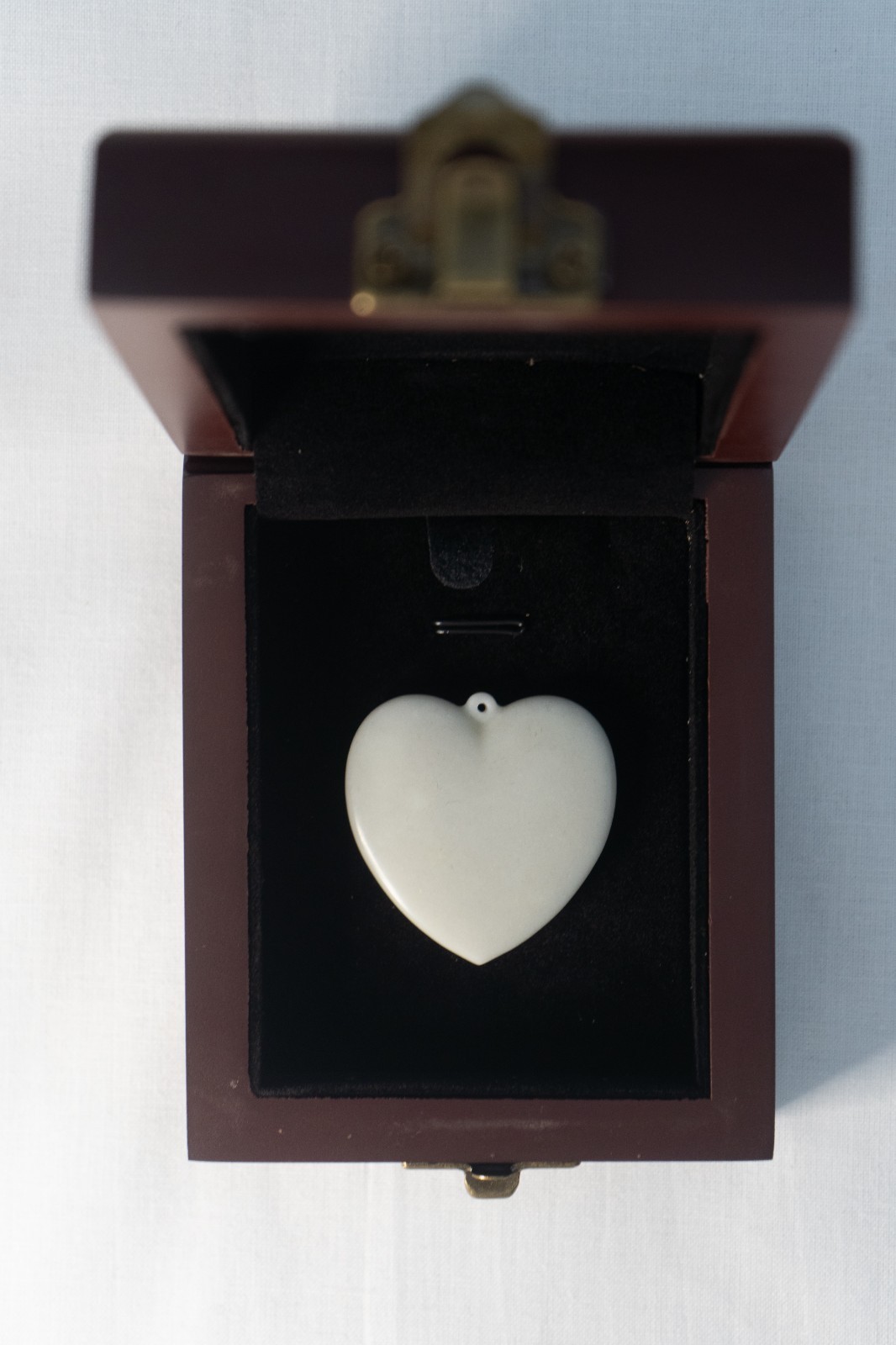 Beautiful Jade Artefact – with Golden Era’s Guarantee of Authenticity.