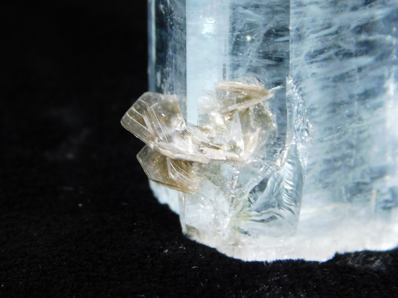 VERY Translucent! BLUE Terminated AQUAMARINE Crystal Pakistan 203ct