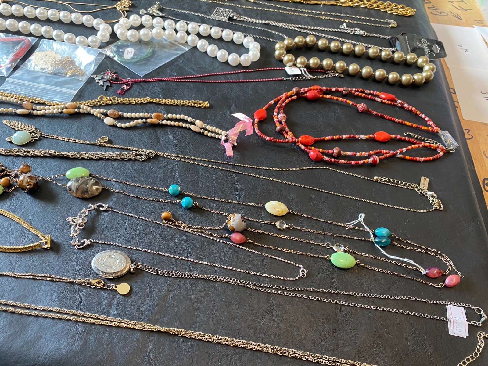 huge lot necklaces jewelry 50+ necklace beaded chain pendant etc. collection N2