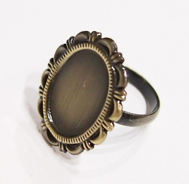 8 of 18x13mm Antique Gold Adjustable Closed Loop Scalloped Ring Settings