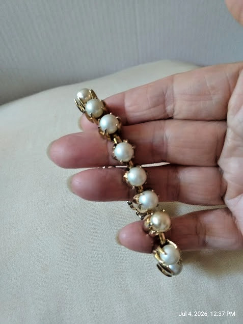 Vintage Gold Tone Faux Pearl Metal Link Bracelet with Fold Over Clasp