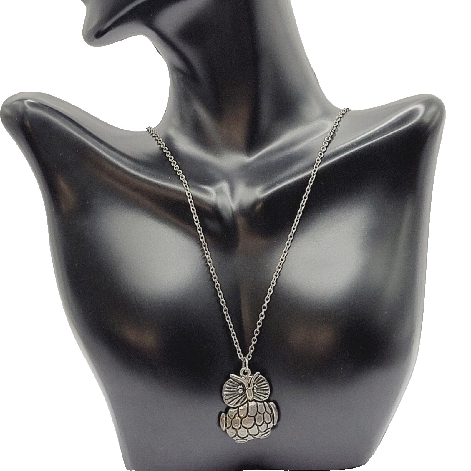 Owl Wise Old Silver Tone Metal and Enamel Vintage Small Pendant Necklace 19 Inch