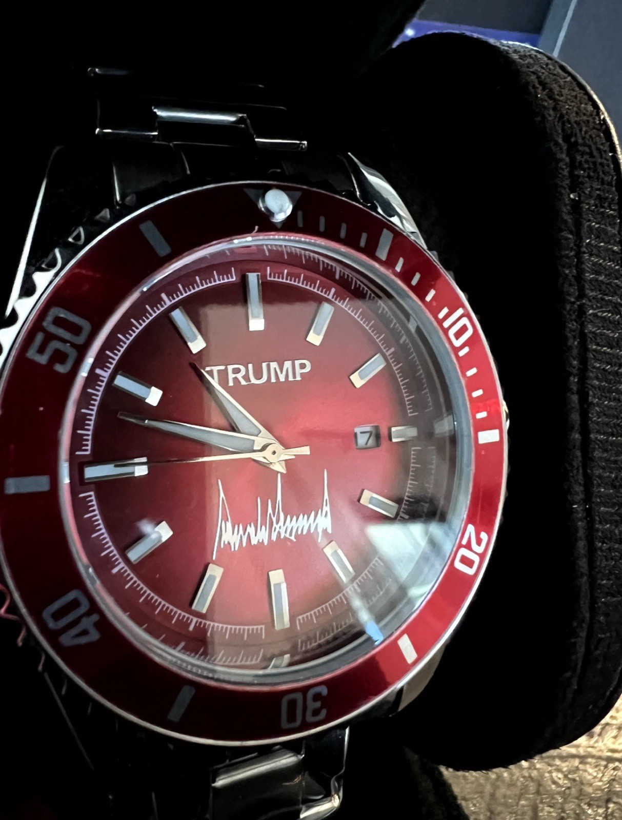 Donald Trump Mens Watch. Fight Fight Fight.Red Beauty Men’s New with Papers.