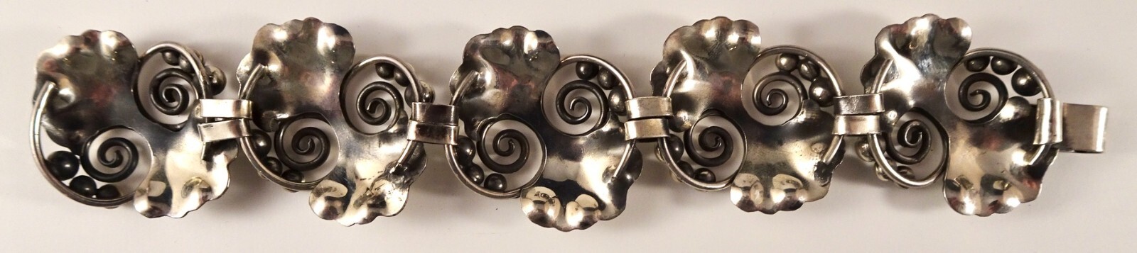 Beautiful 7 Inch, Vintage Daniela .950 Silver Bracelet. 1.6 Ounces, 45.36 Grams.