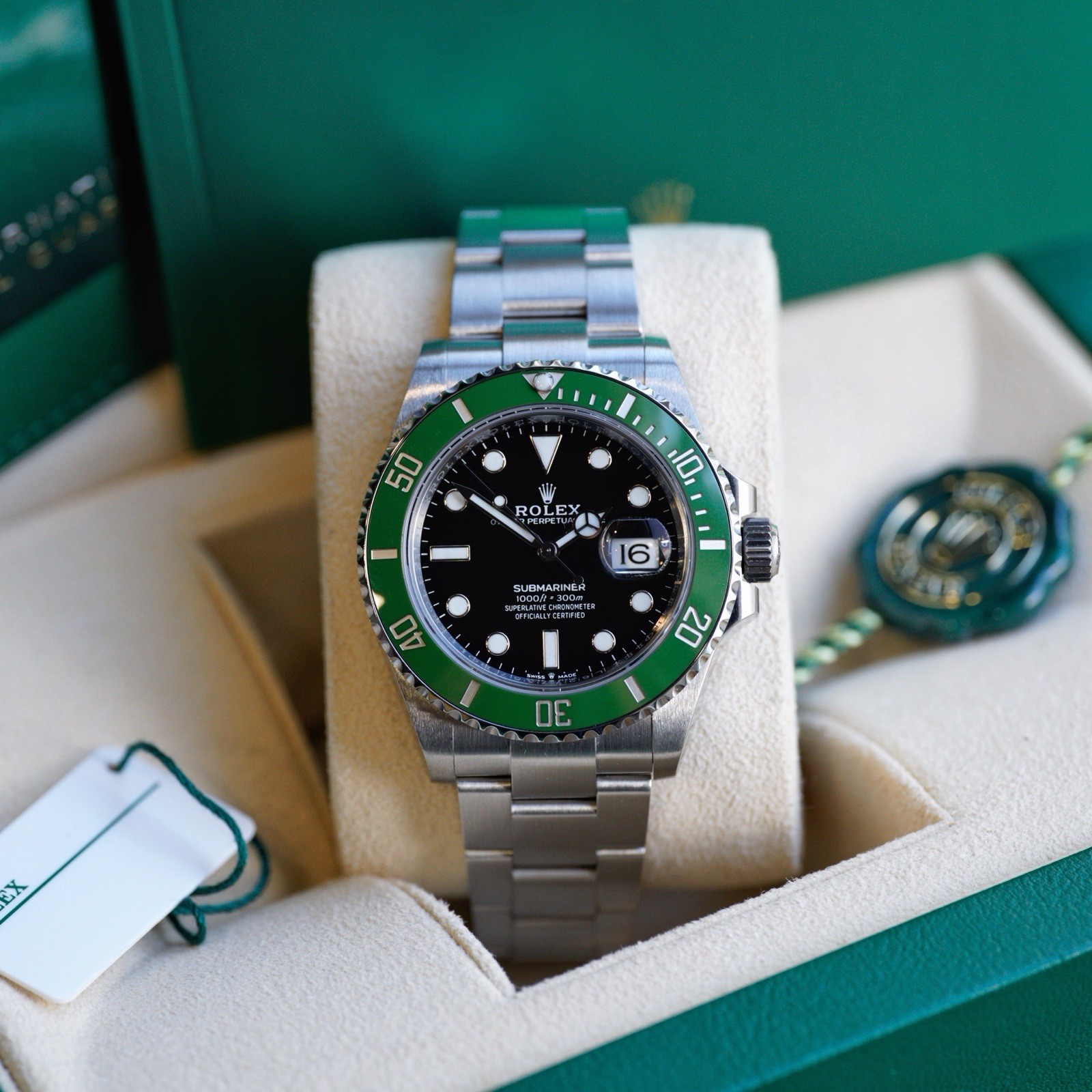Rolex Submariner “Starbucks” 126610LV Silver Oyster Bracelet Green Bezel 2024