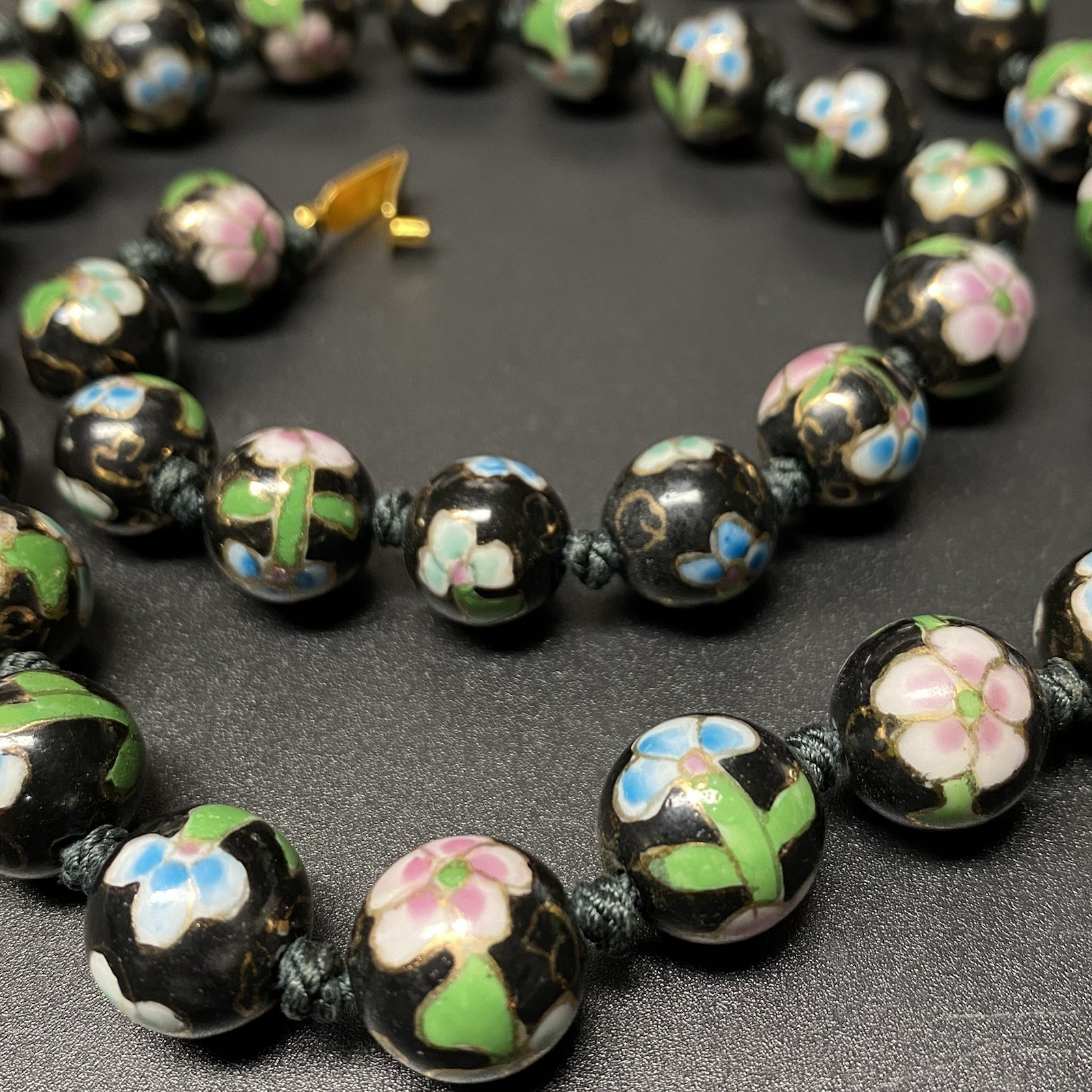 Vtg Chinese Export Black Floral Pink Blue Flower Cloisonne Knotted Bead Necklace