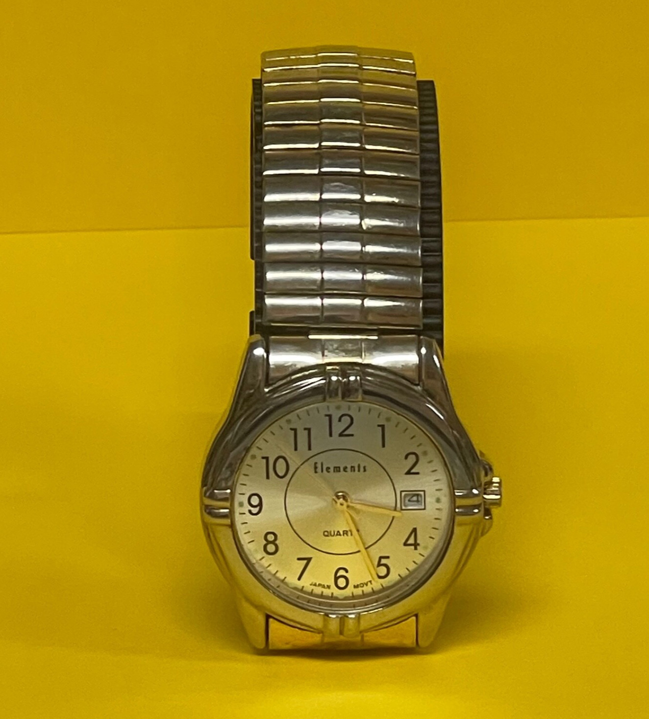 Mens Watch Elements Stretch Band Easy To Read Silver Dial Date Display Quartz