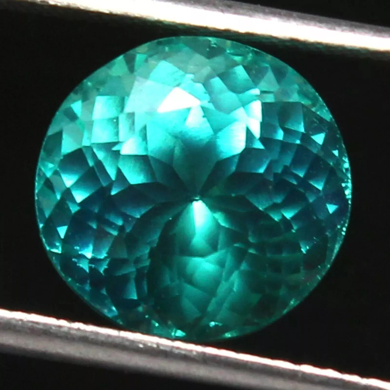 9.55 Ct Natural Certified Neon Blue-Green Paraiba Tourmaline Round Cut Gemstone