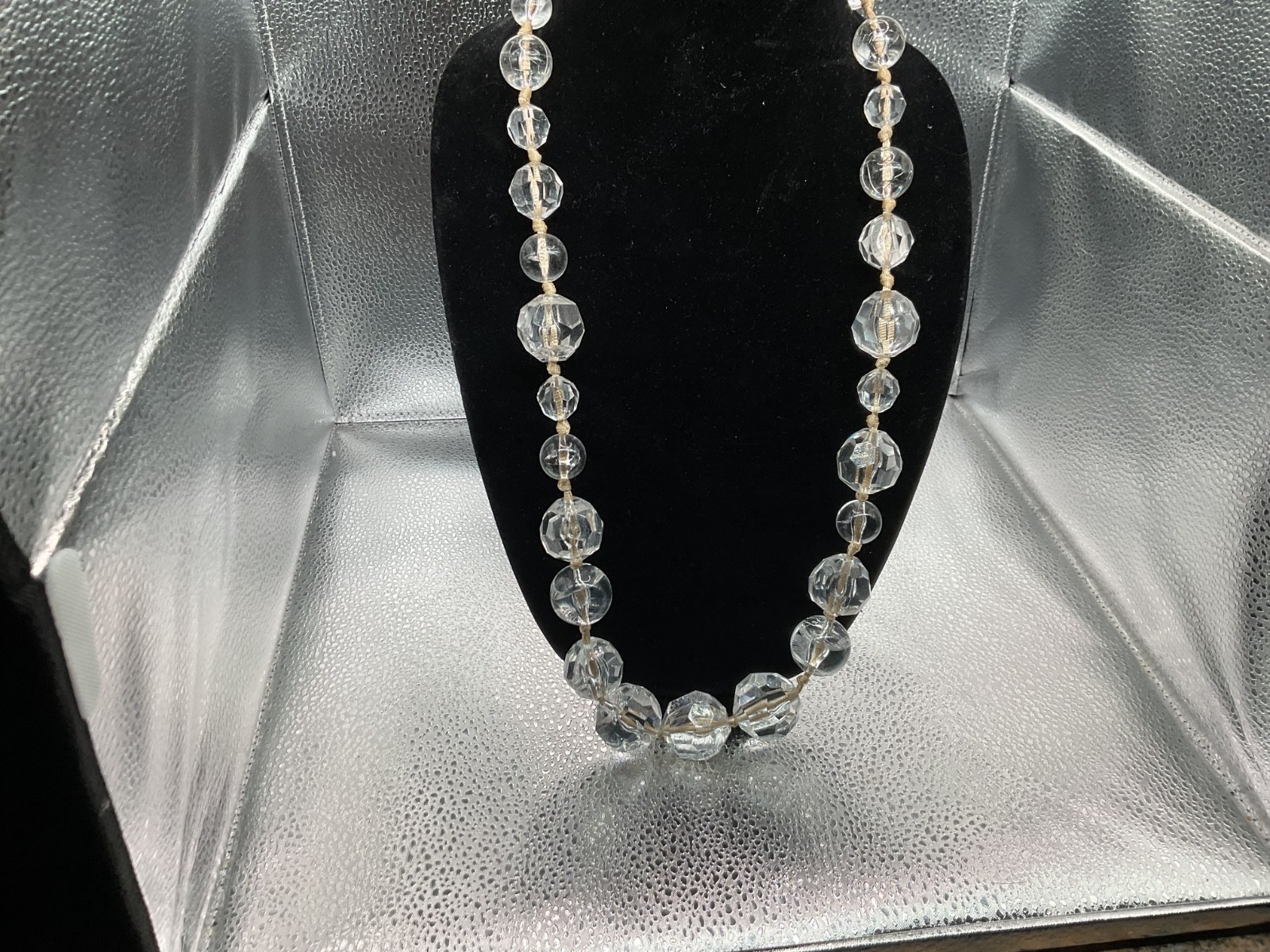 VTG LARGE CHUNKY CLEAR FACETED & SMOOTH LUCITE BEAD STATEMENT NECKLACE
