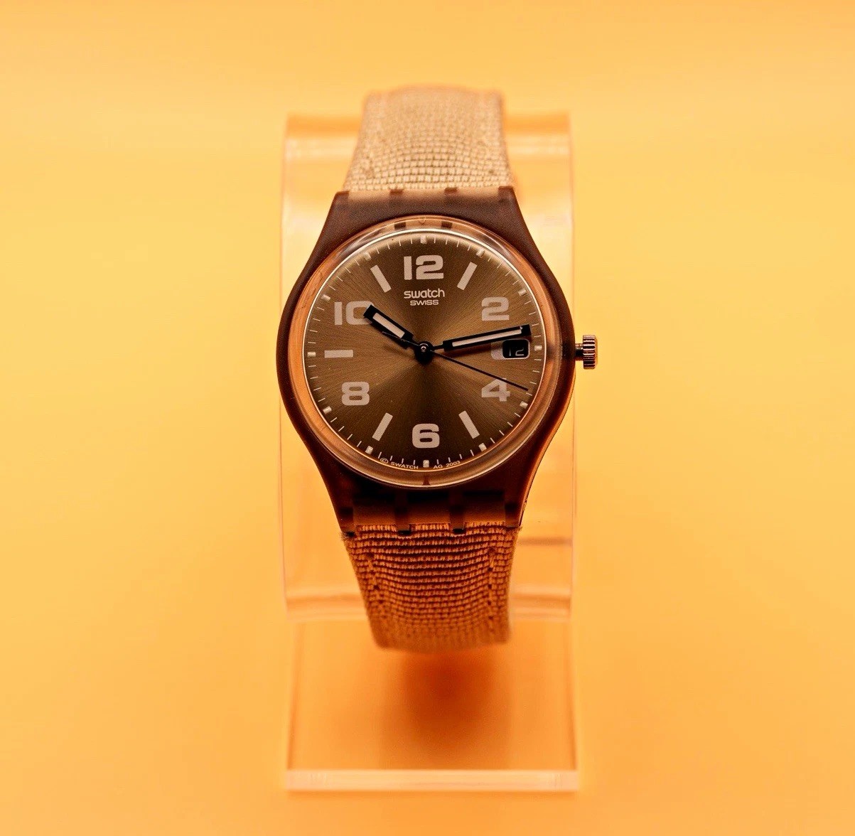 Swatch Swiss, Quartz, Analog Date Watch with beige band. Running.