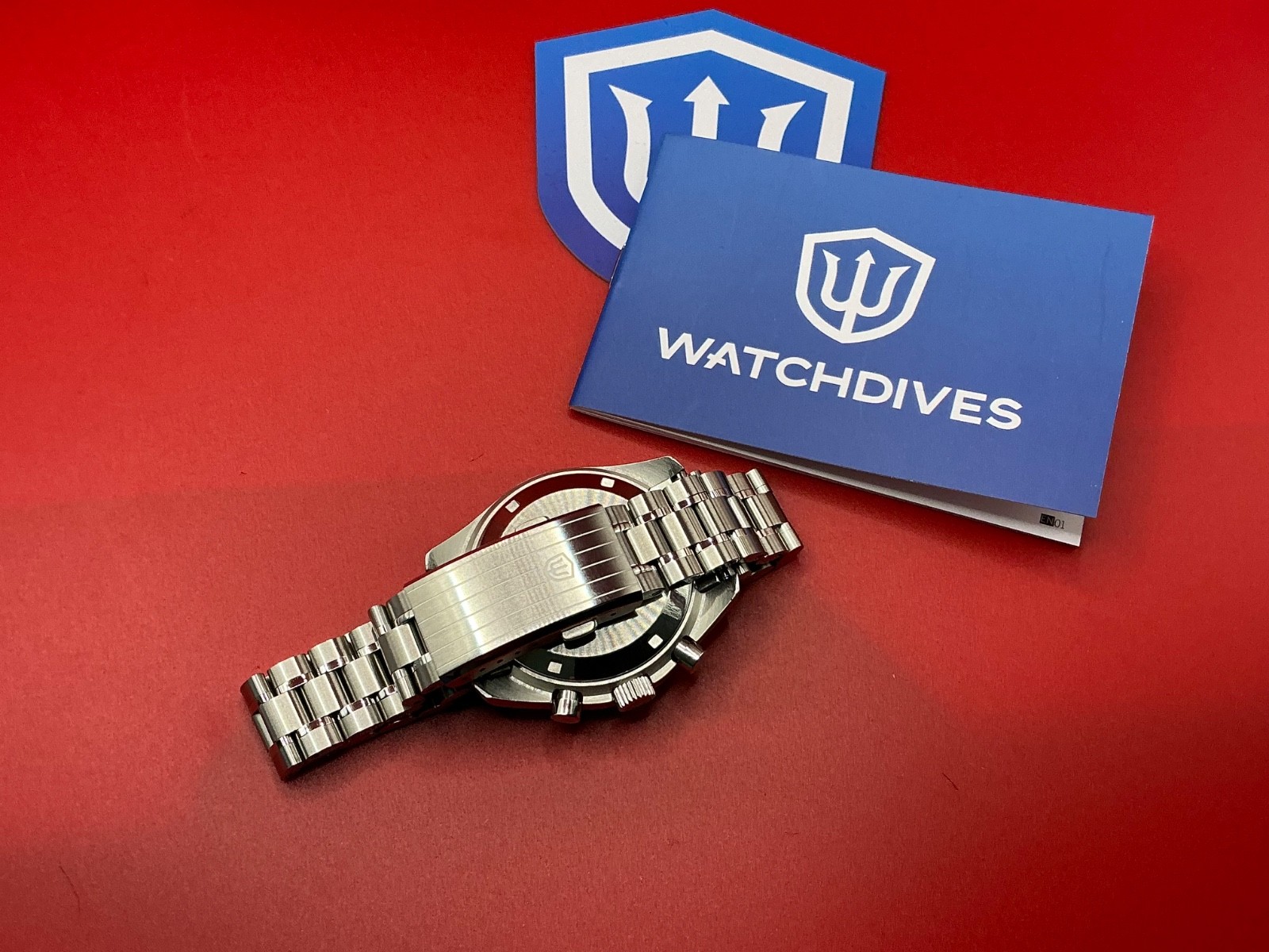 WATCHDIVES “PANDA” Tachymeter Chronograph Mecca Quartz VK63 39mm Watch WD1863