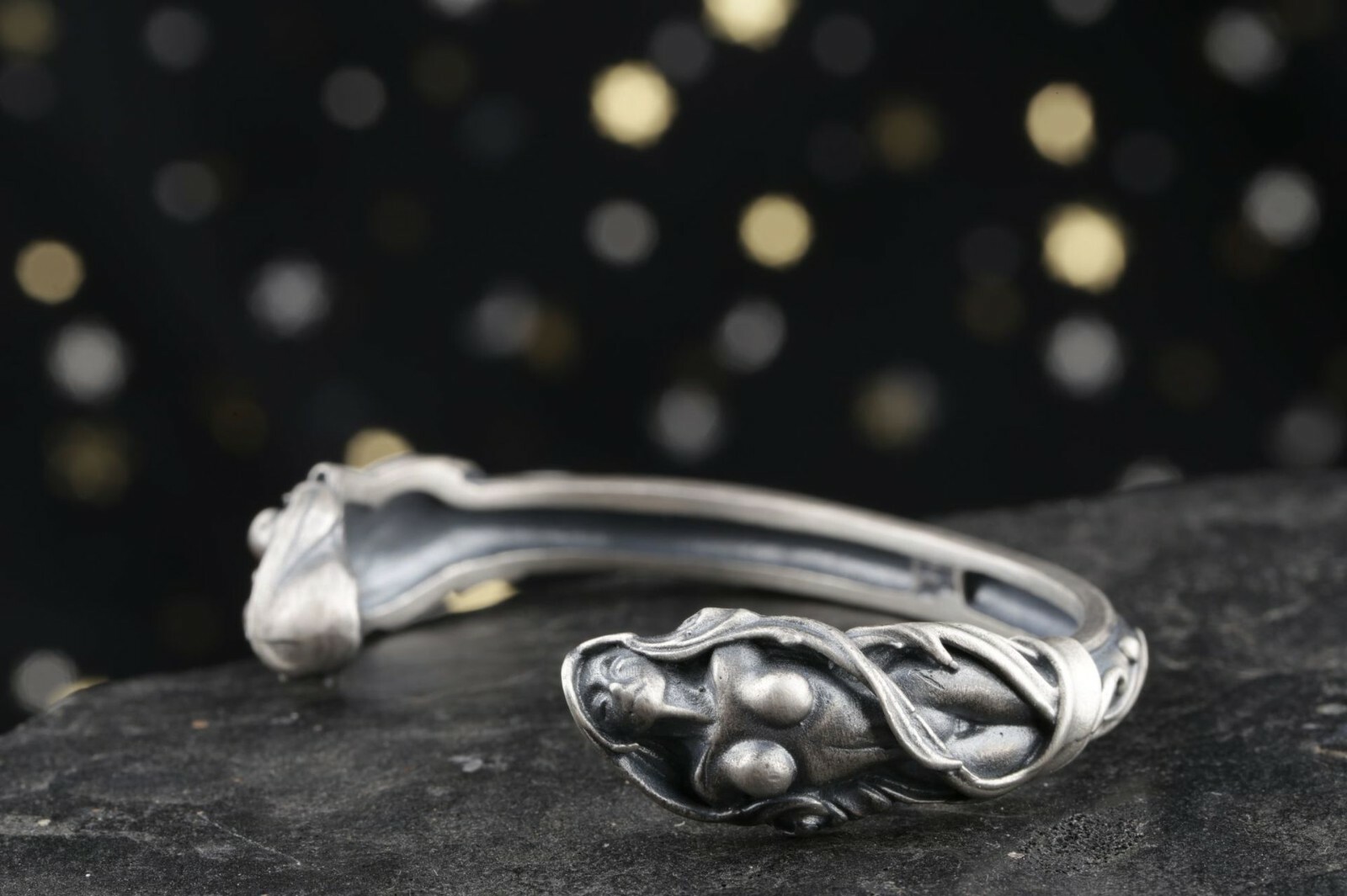 A24 Female Nude Aphrodite Goddess of Love Armrest Silver 925