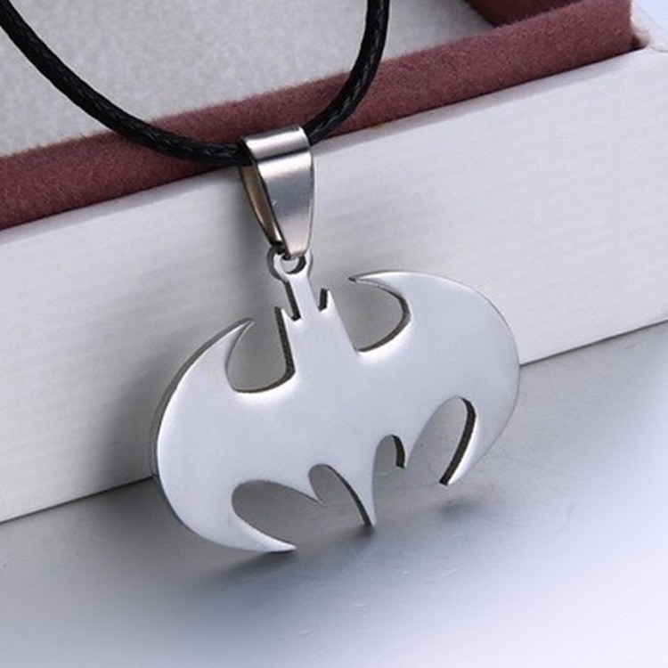 Cool Men’s Bat Pendant Necklace Stainless Steel Superhero Necklace Halloween