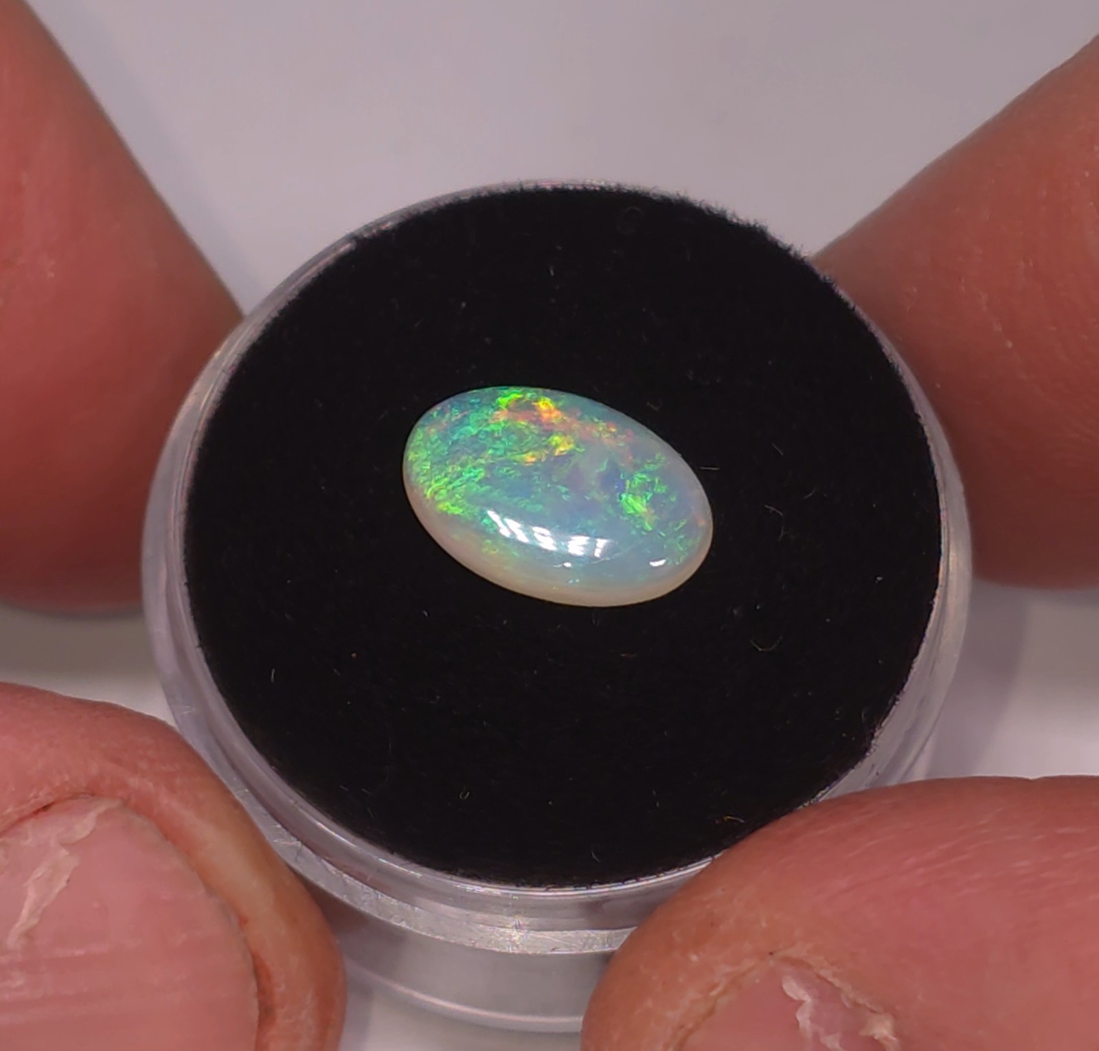 Coober Pedy solid opal. 1.75ct. 11 x 7.5mm Oval. Australian opal.