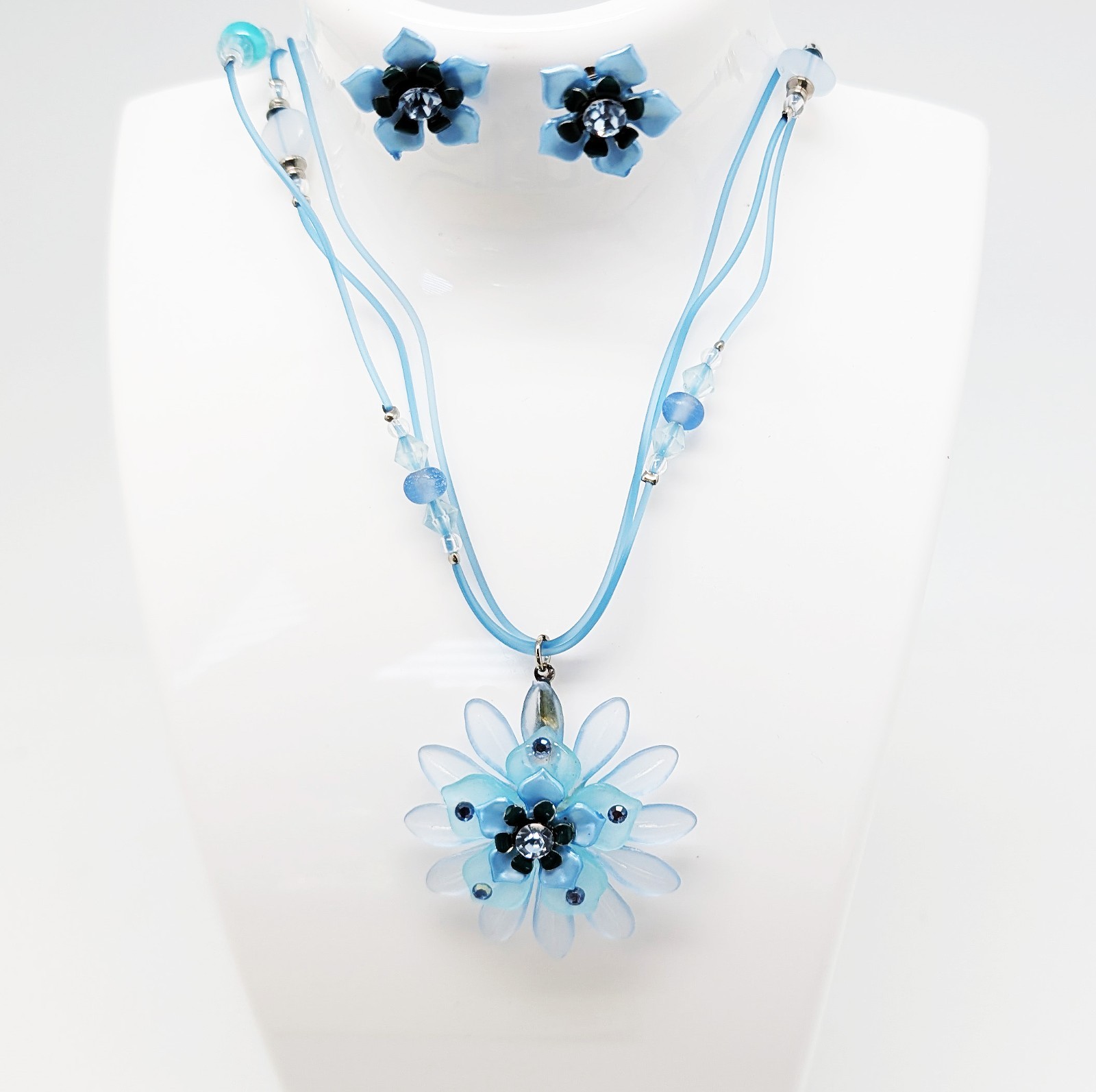 DESIGNER INSPIRED BLUE CRYSTAL FLORAL ENAMEL ACRYLIC BEAD SILVER JEWELRY SET