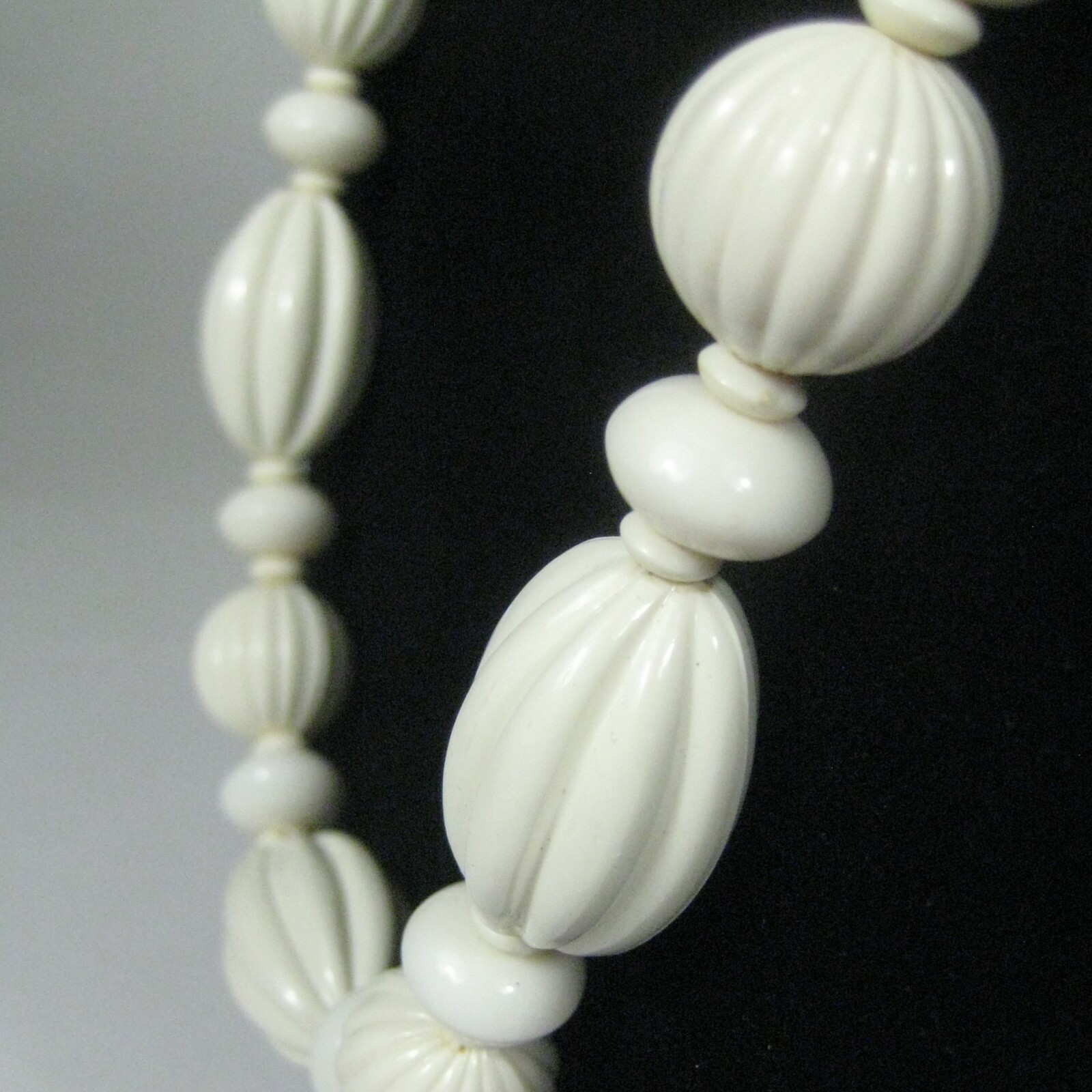 Necklace Women 31 Inch VTG 60s 50s Strand String Beaded Statement White Plastic