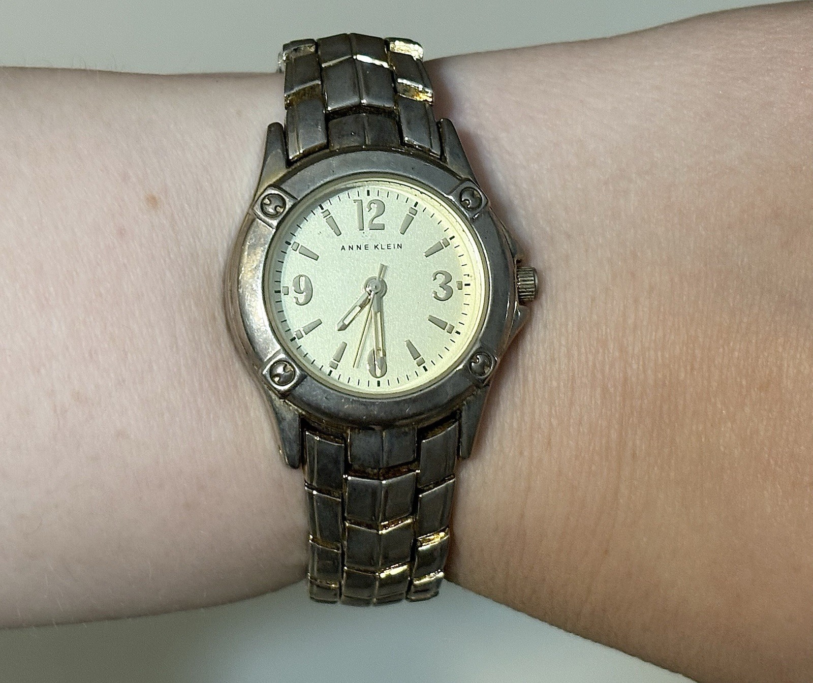 Classic Women’s Vintage Anne Klein Bracelet Watch WORKS!! Casual Everyday Wear