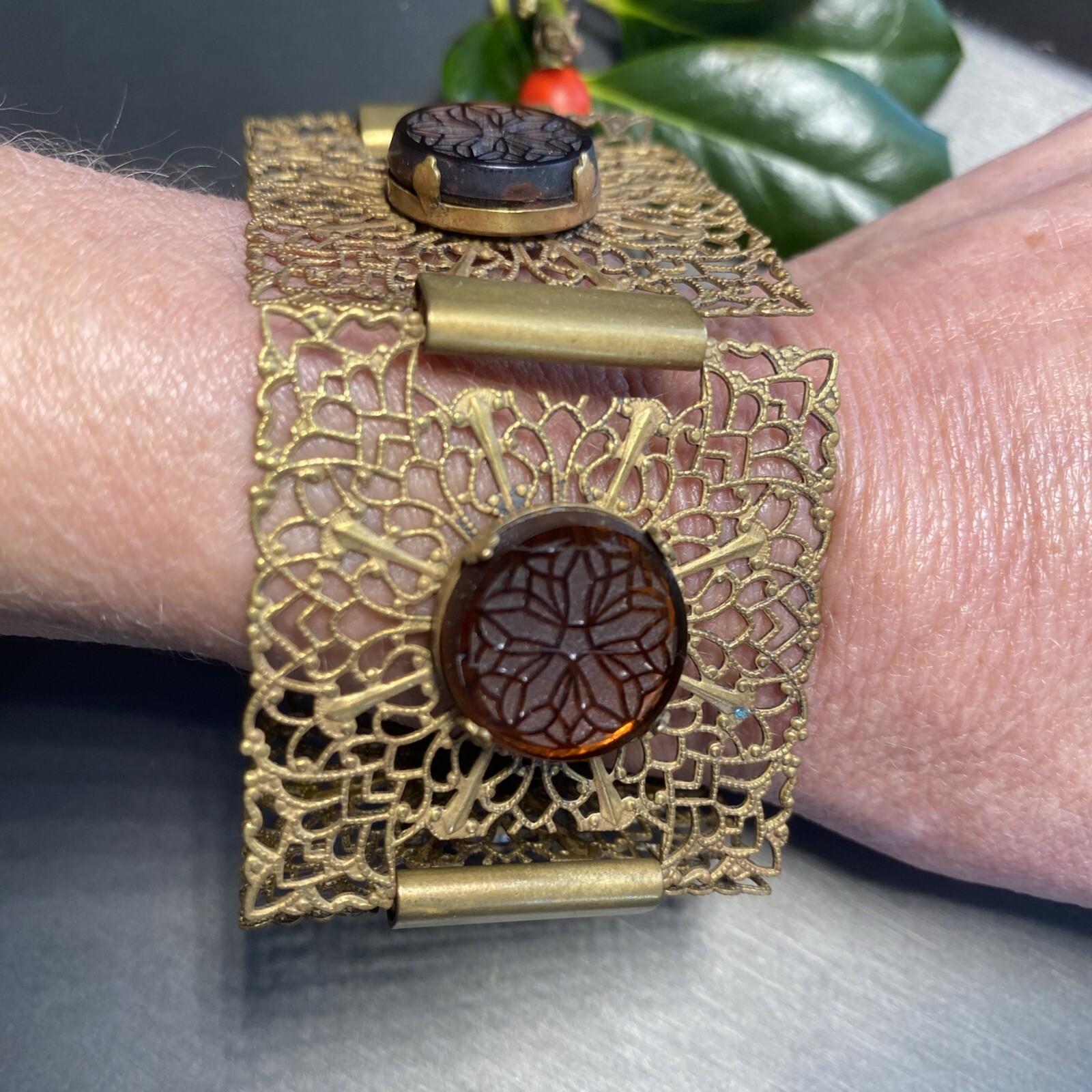 Vintage BOMAE Bracelet Estate Jewelry Pre-owned Filigree Die Struck Etched Glass